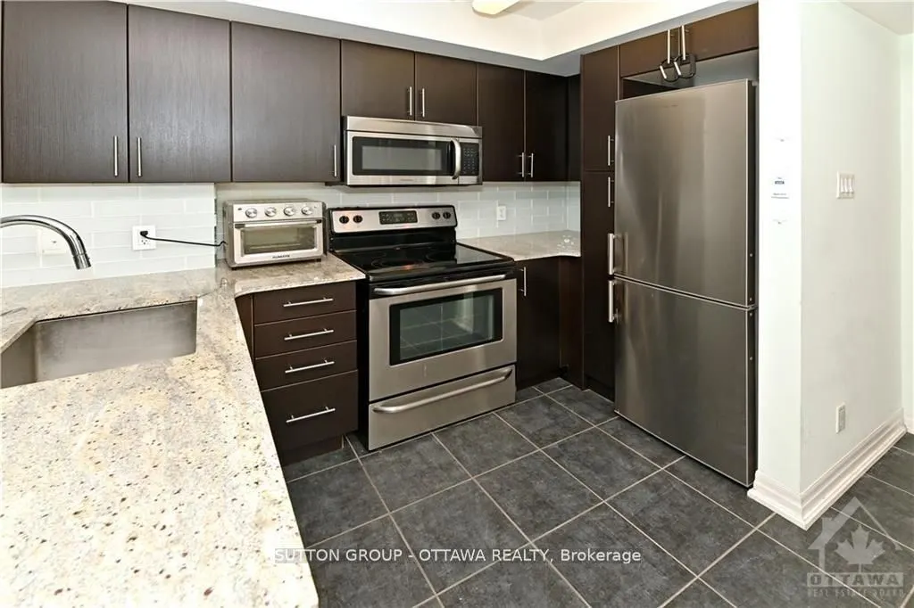 242 Rideau Street, #706
