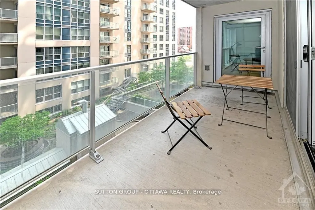 242 Rideau Street, #706
