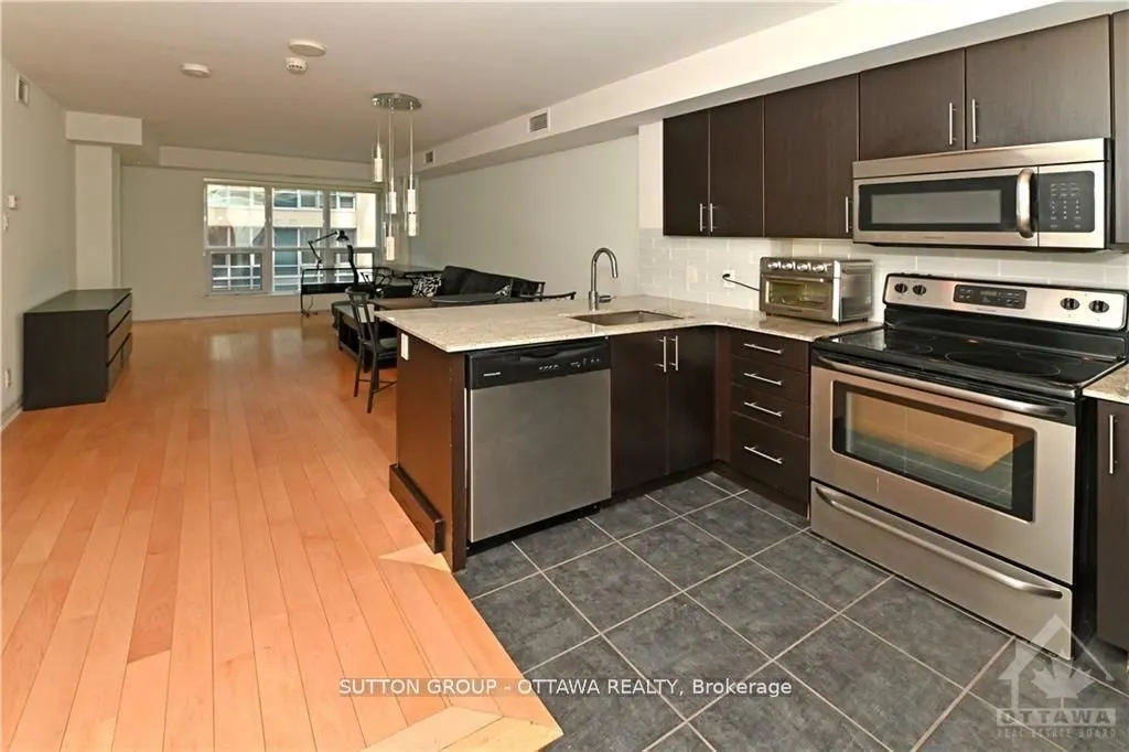 242 Rideau Street, #706