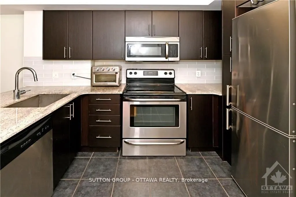 242 Rideau Street, #706