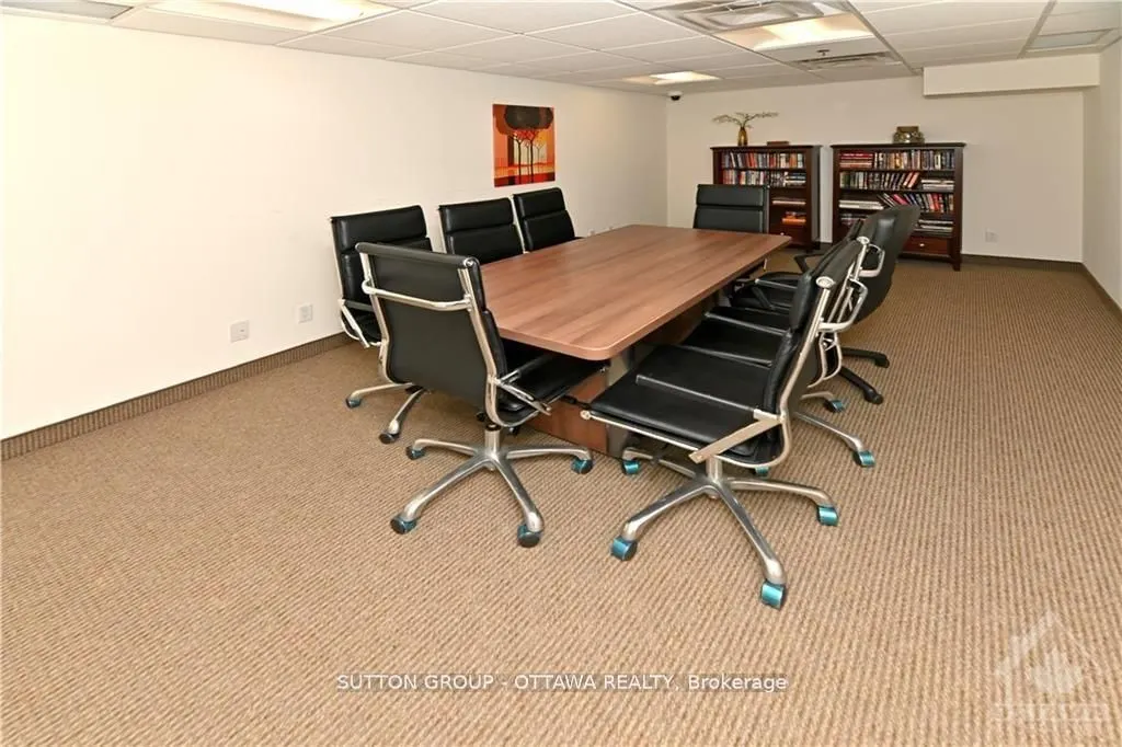 242 Rideau Street, #706