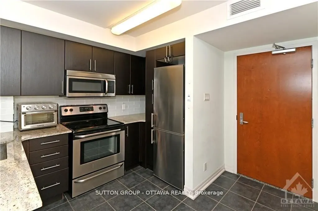 242 Rideau Street, #706