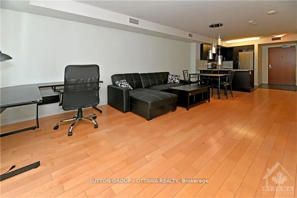 242 Rideau Street, #706