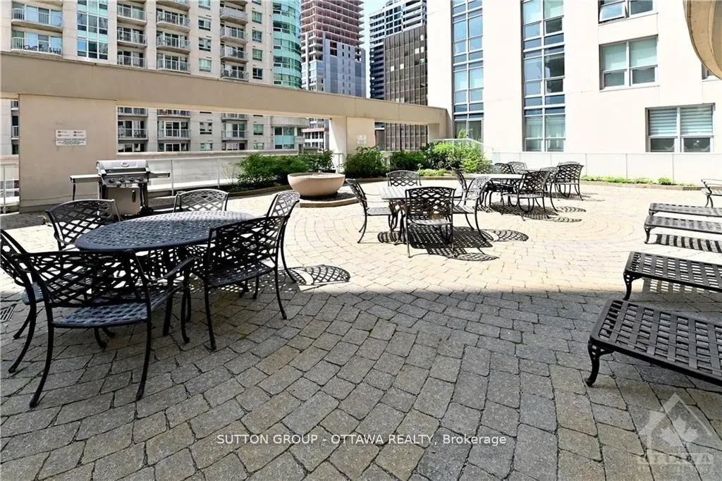 242 Rideau Street, #706