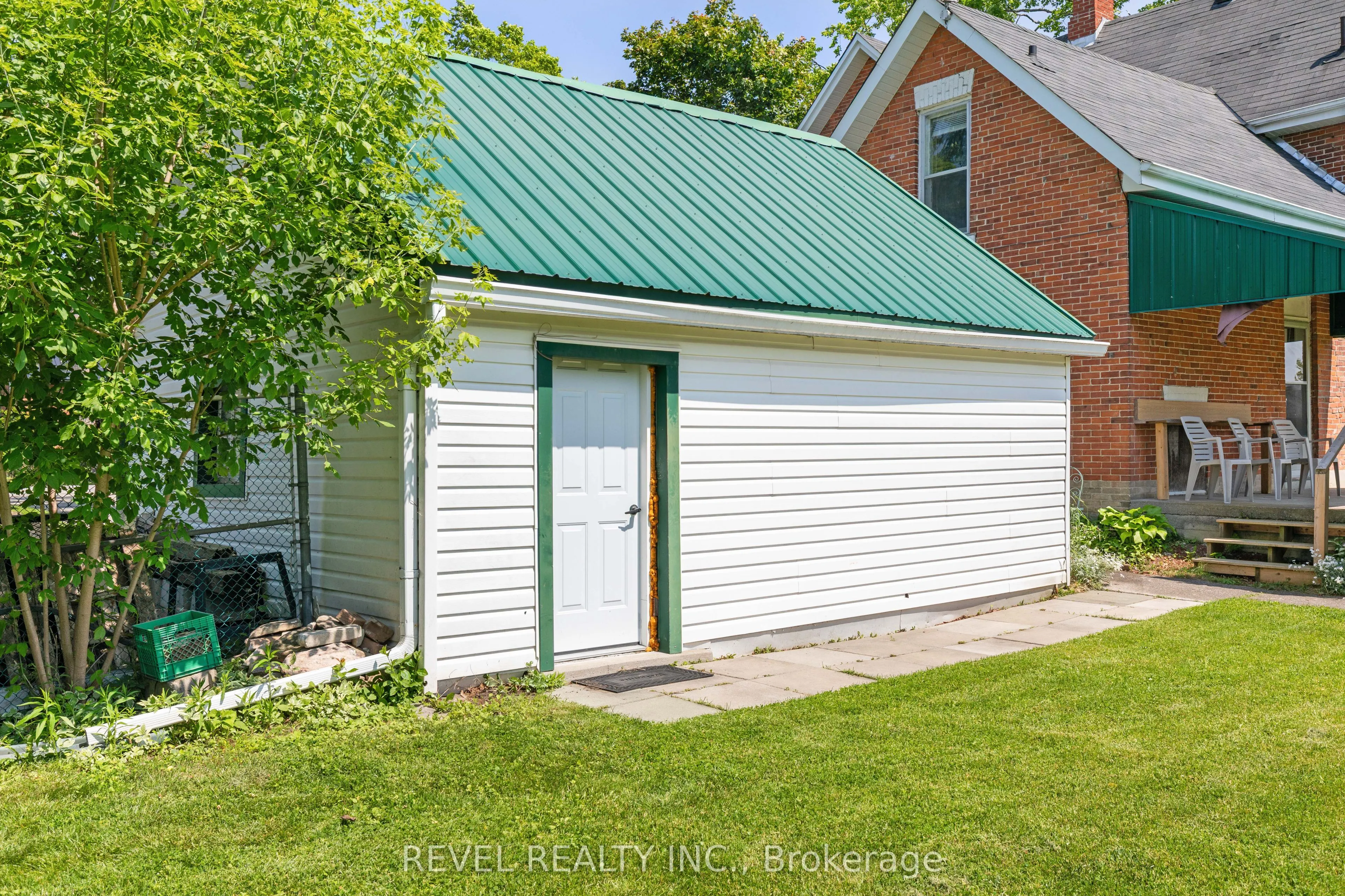 100 Nappadale Street