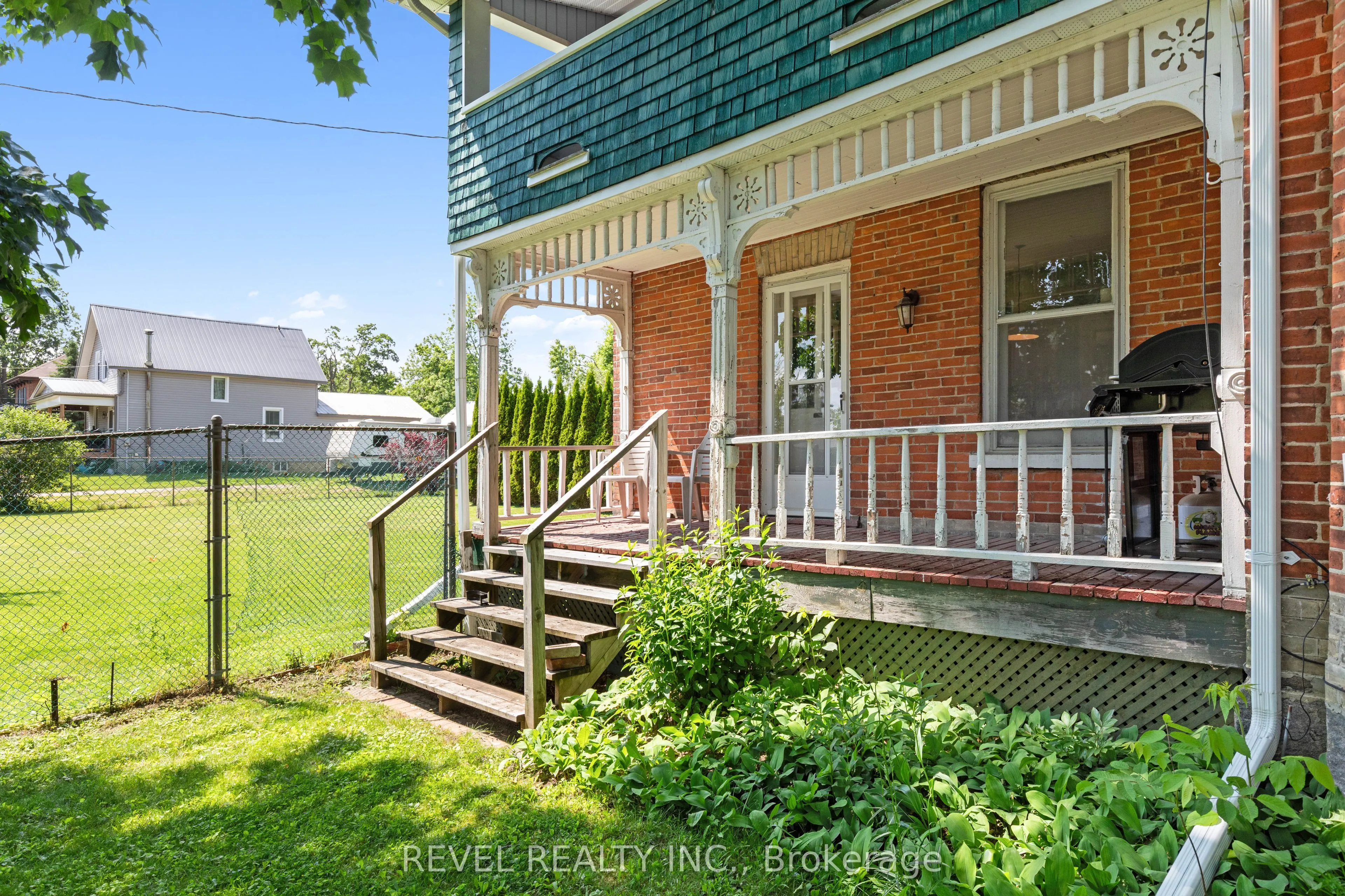100 Nappadale Street