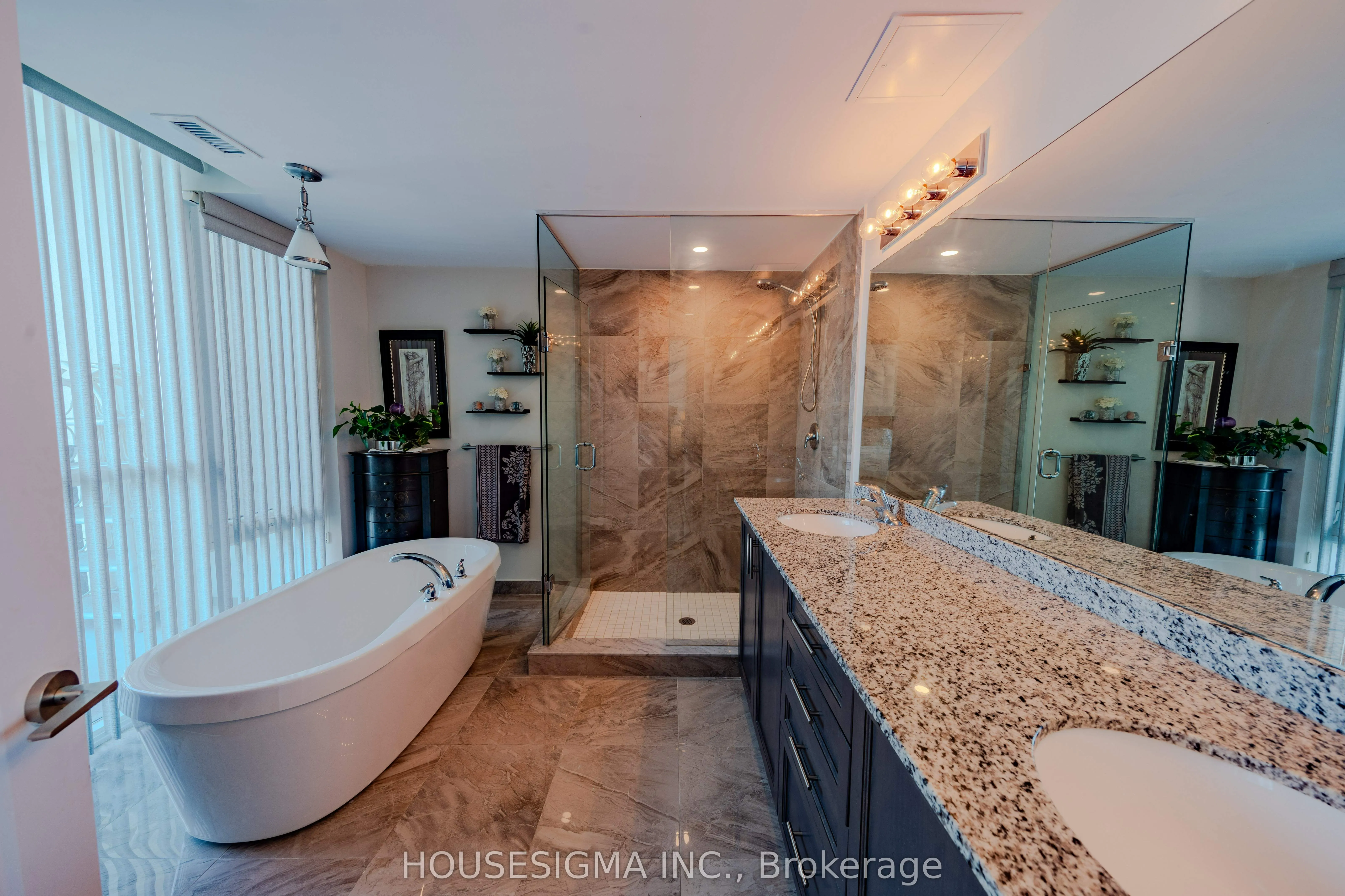 16 Concord Place, #807