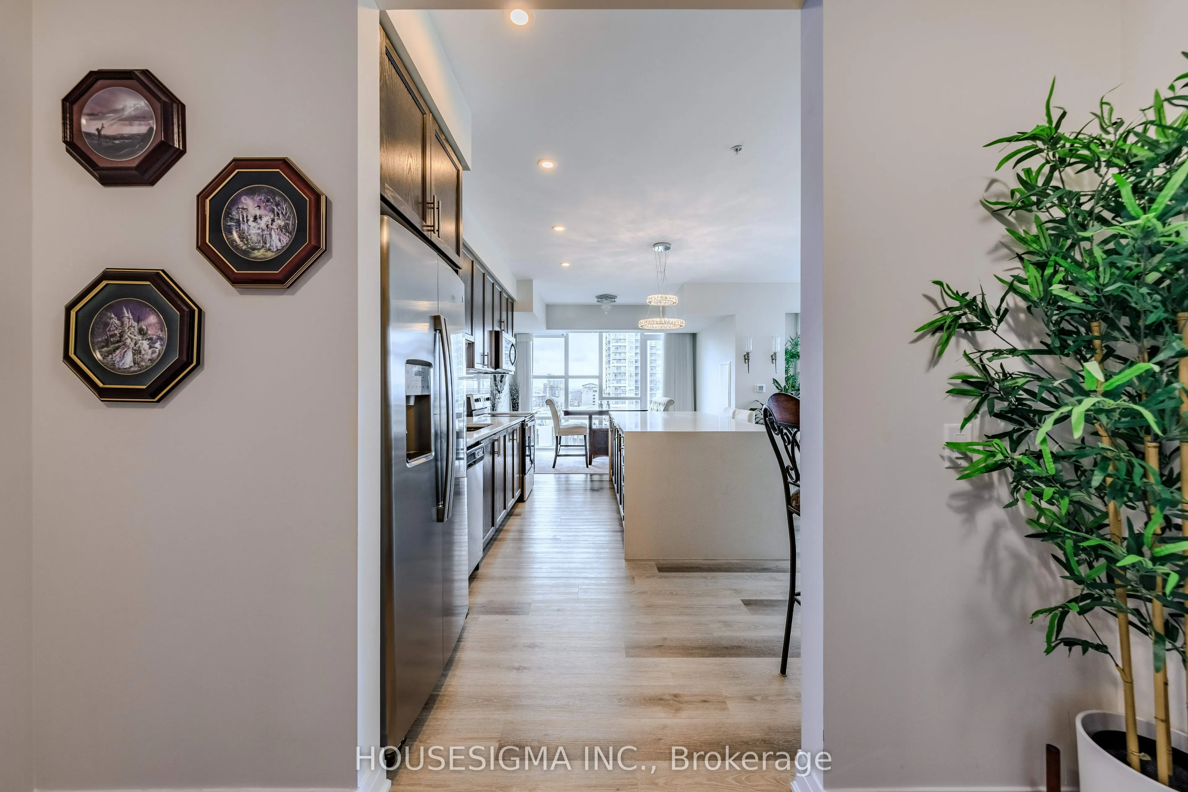 16 Concord Place, #807
