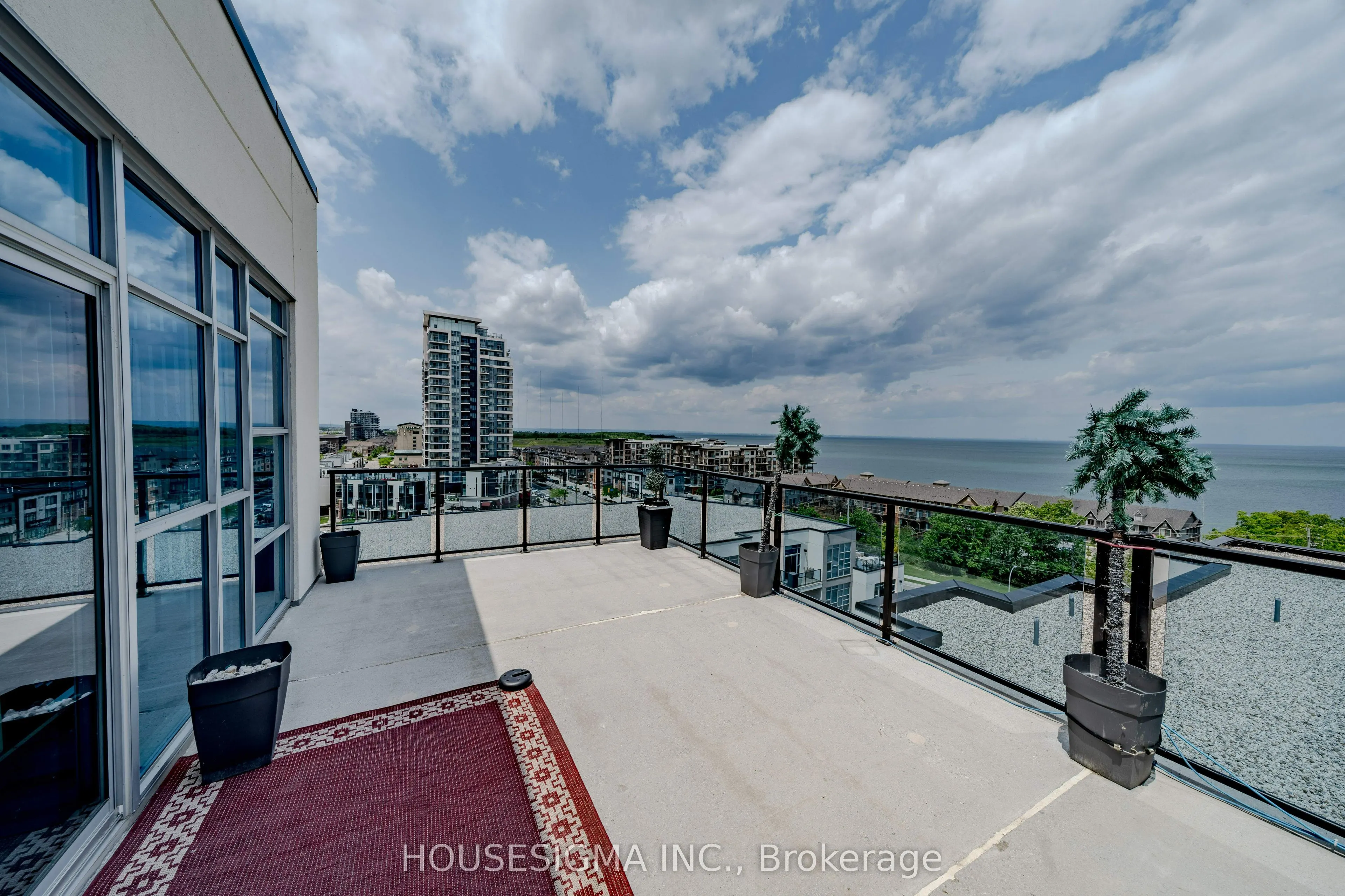 16 Concord Place, #807