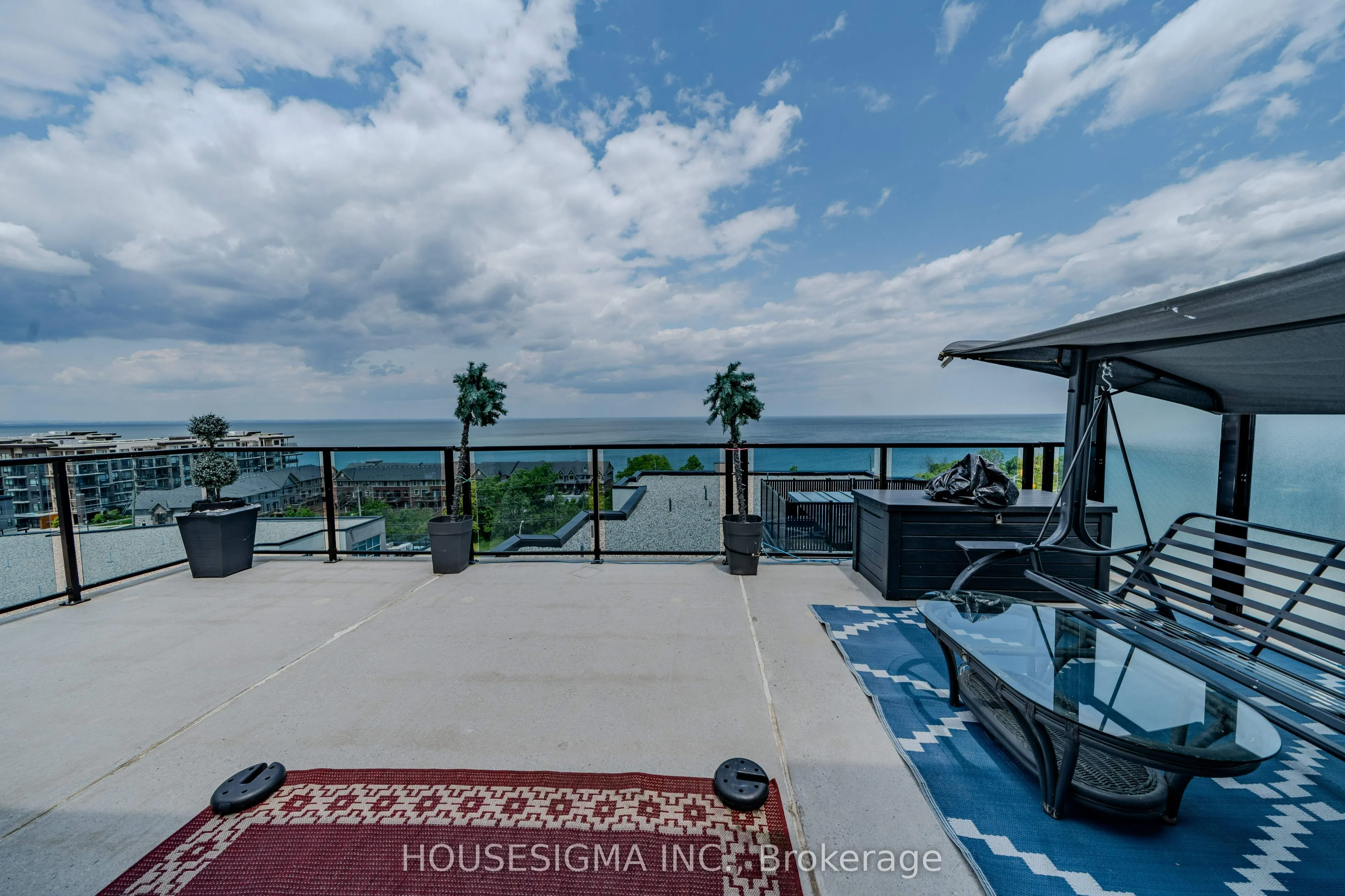 16 Concord Place, #807