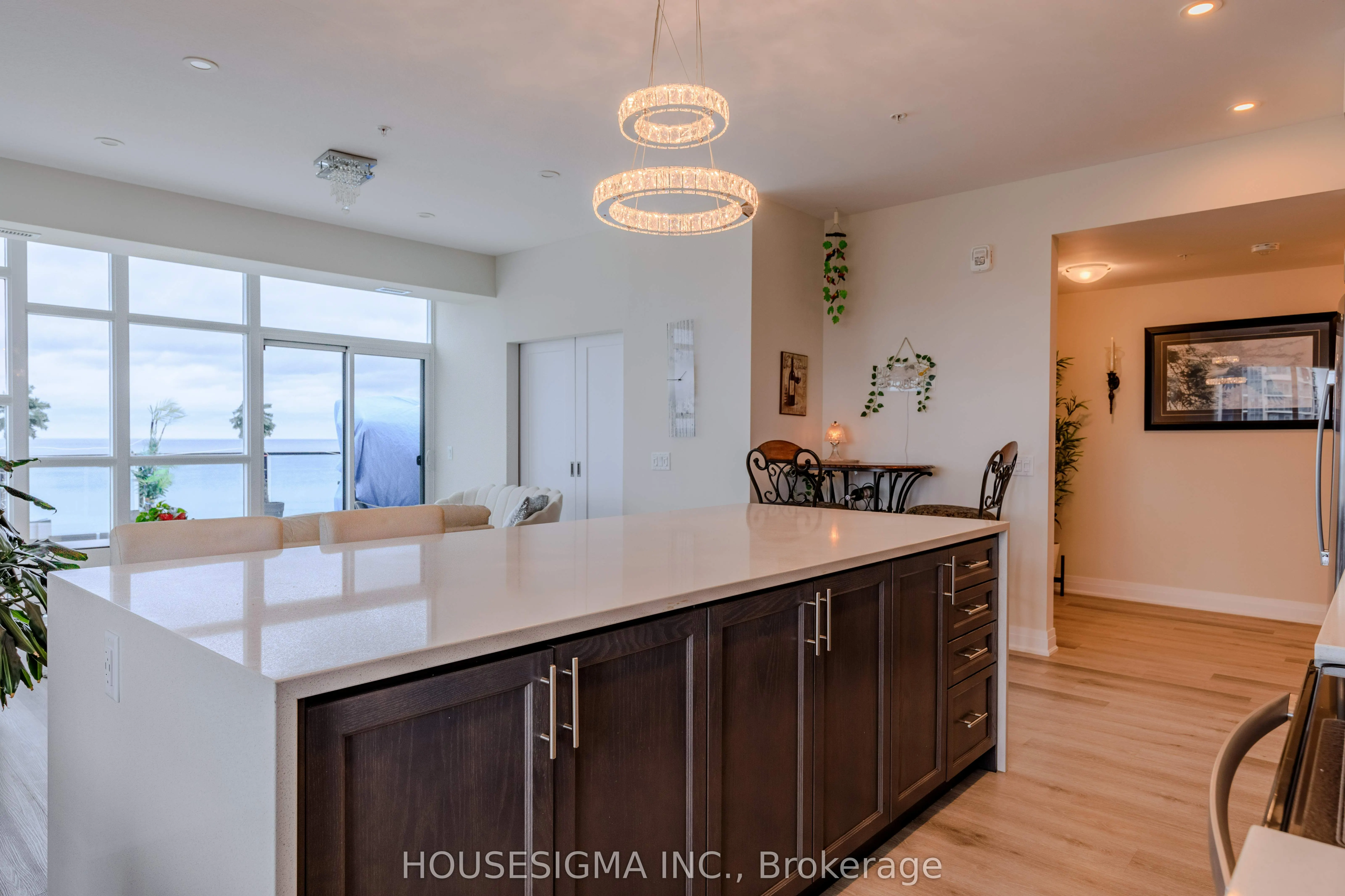 16 Concord Place, #807