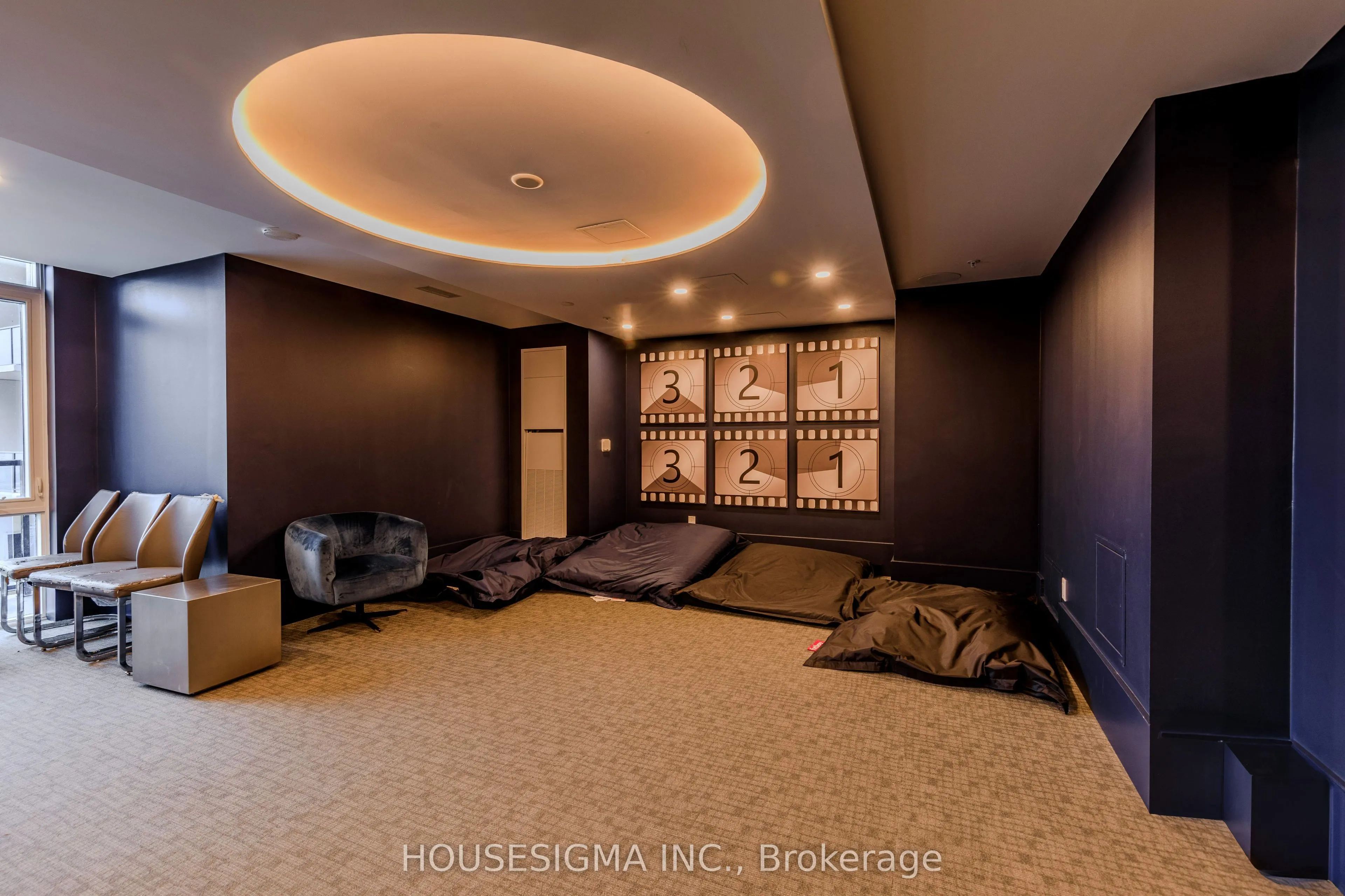 16 Concord Place, #807