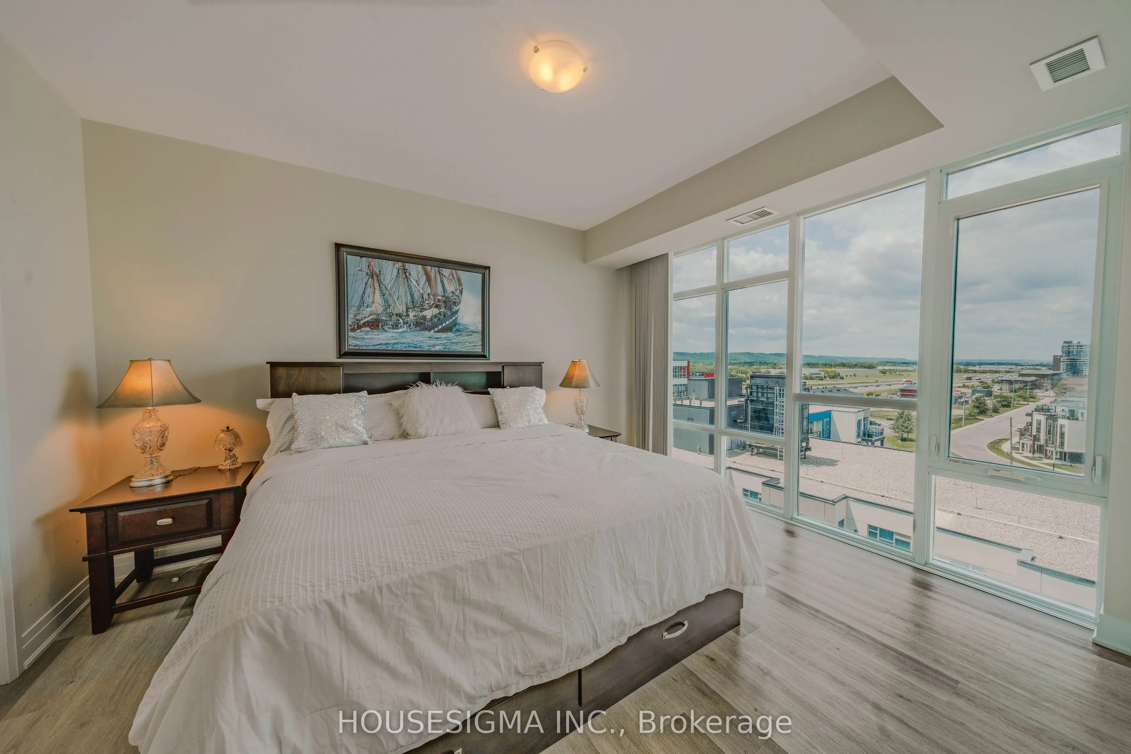 16 Concord Place, #807