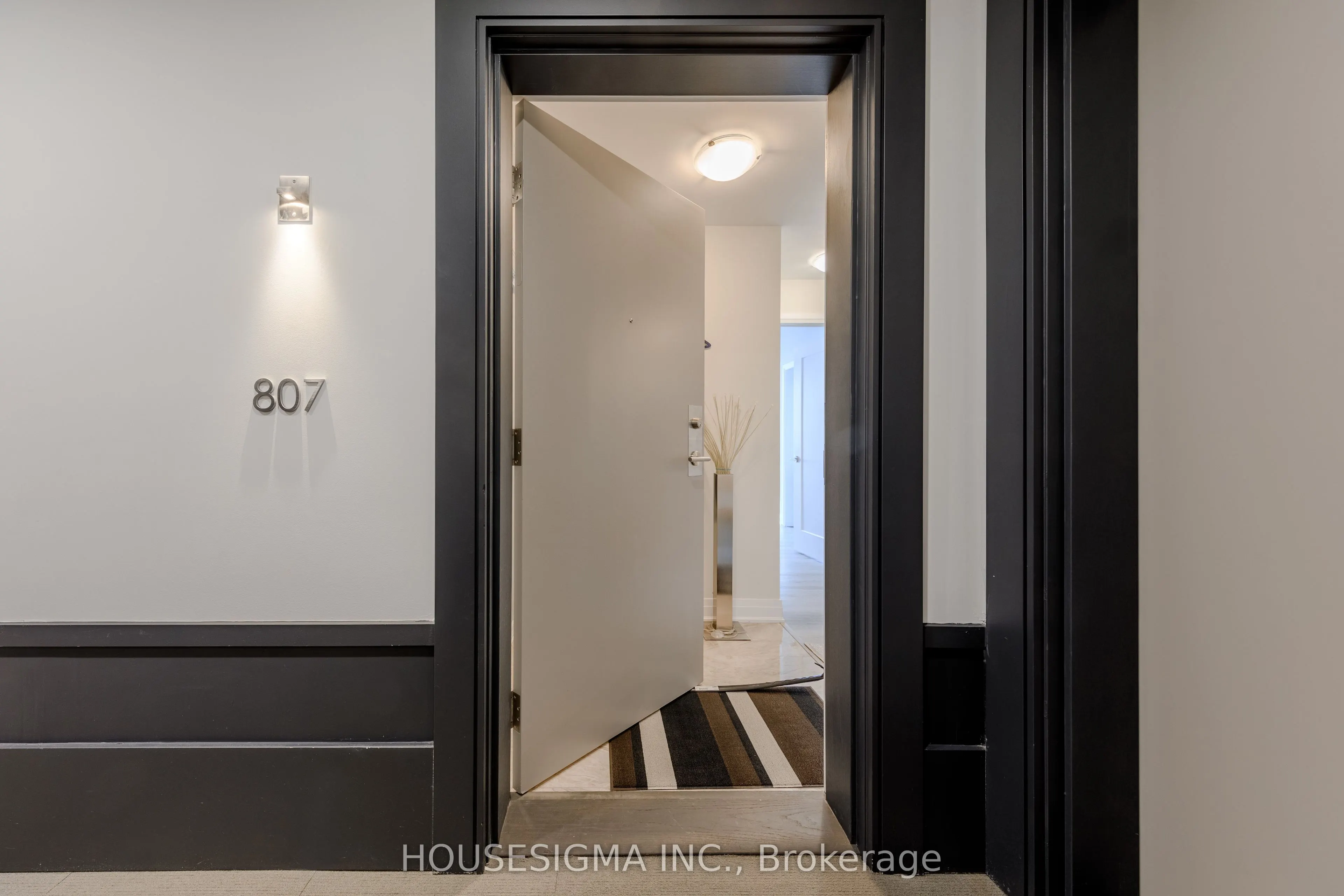 16 Concord Place, #807