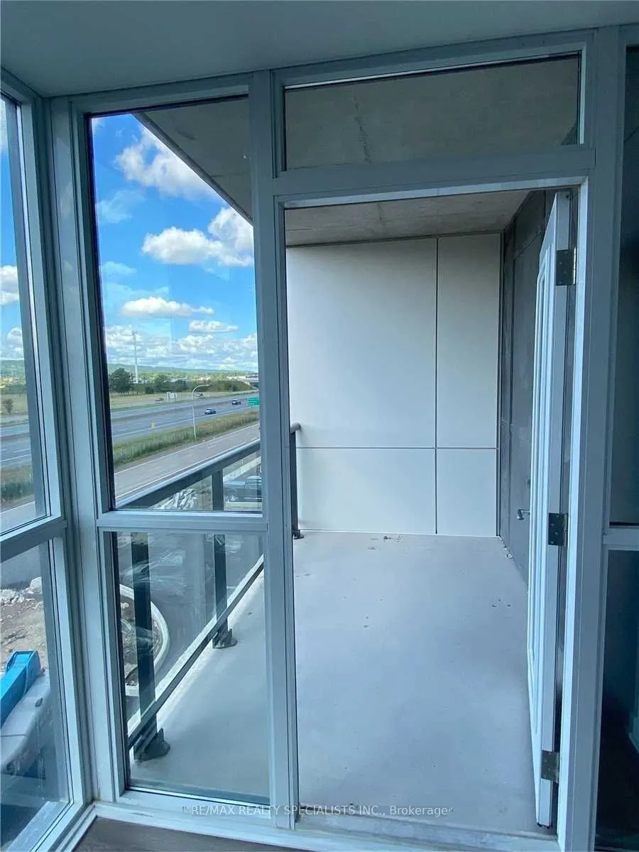 550 North Service Road, #213