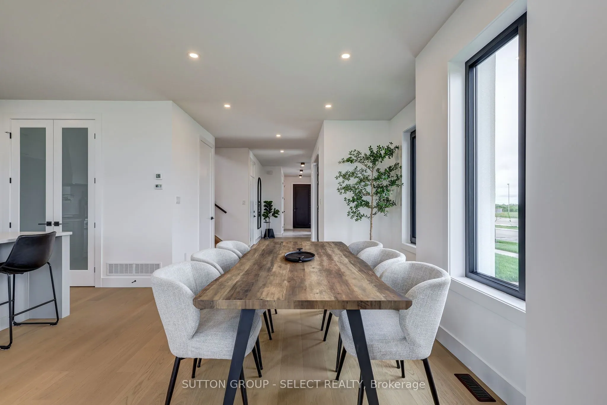2 Five Stakes Street