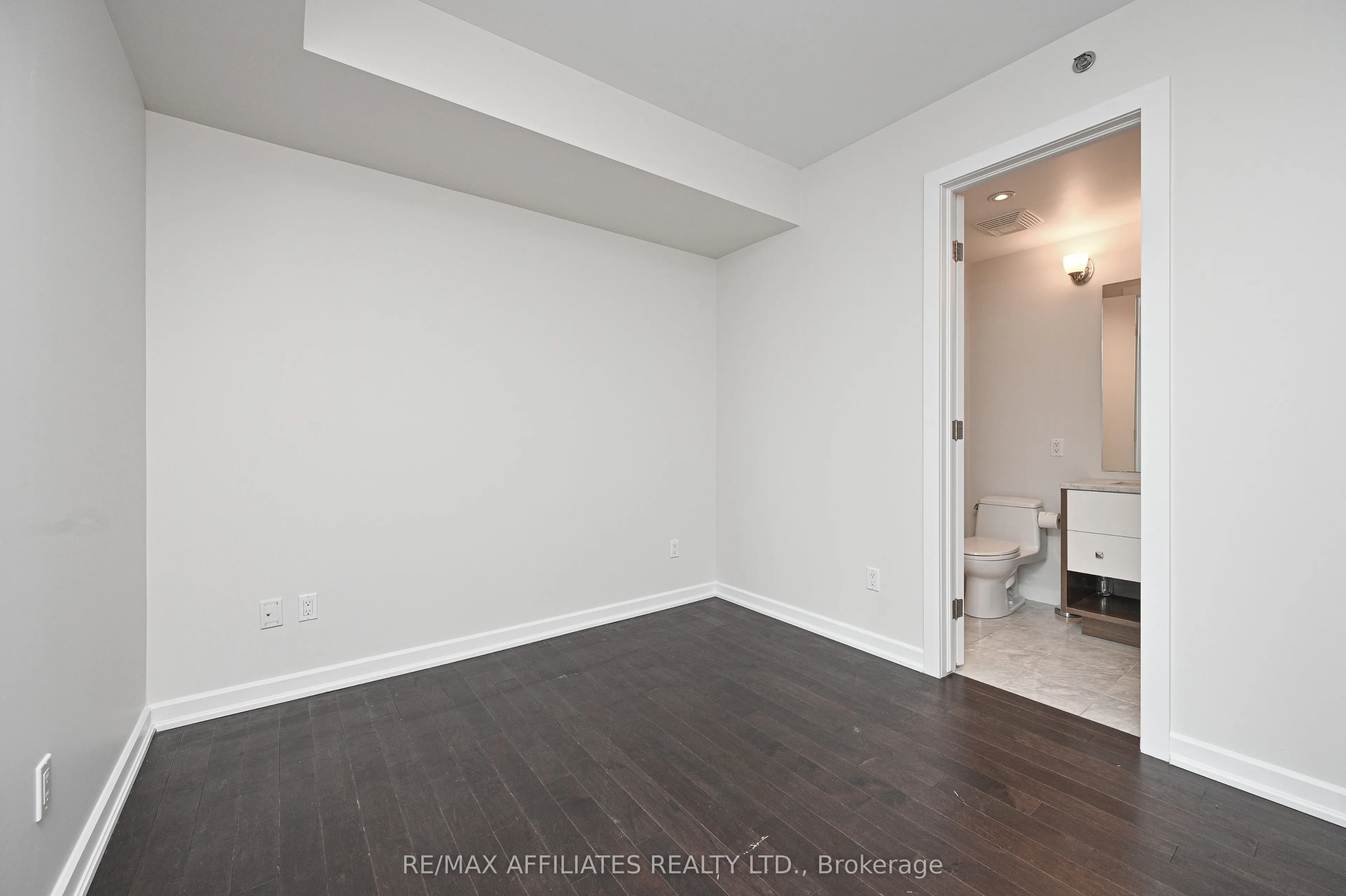 300 Lisgar Street #506