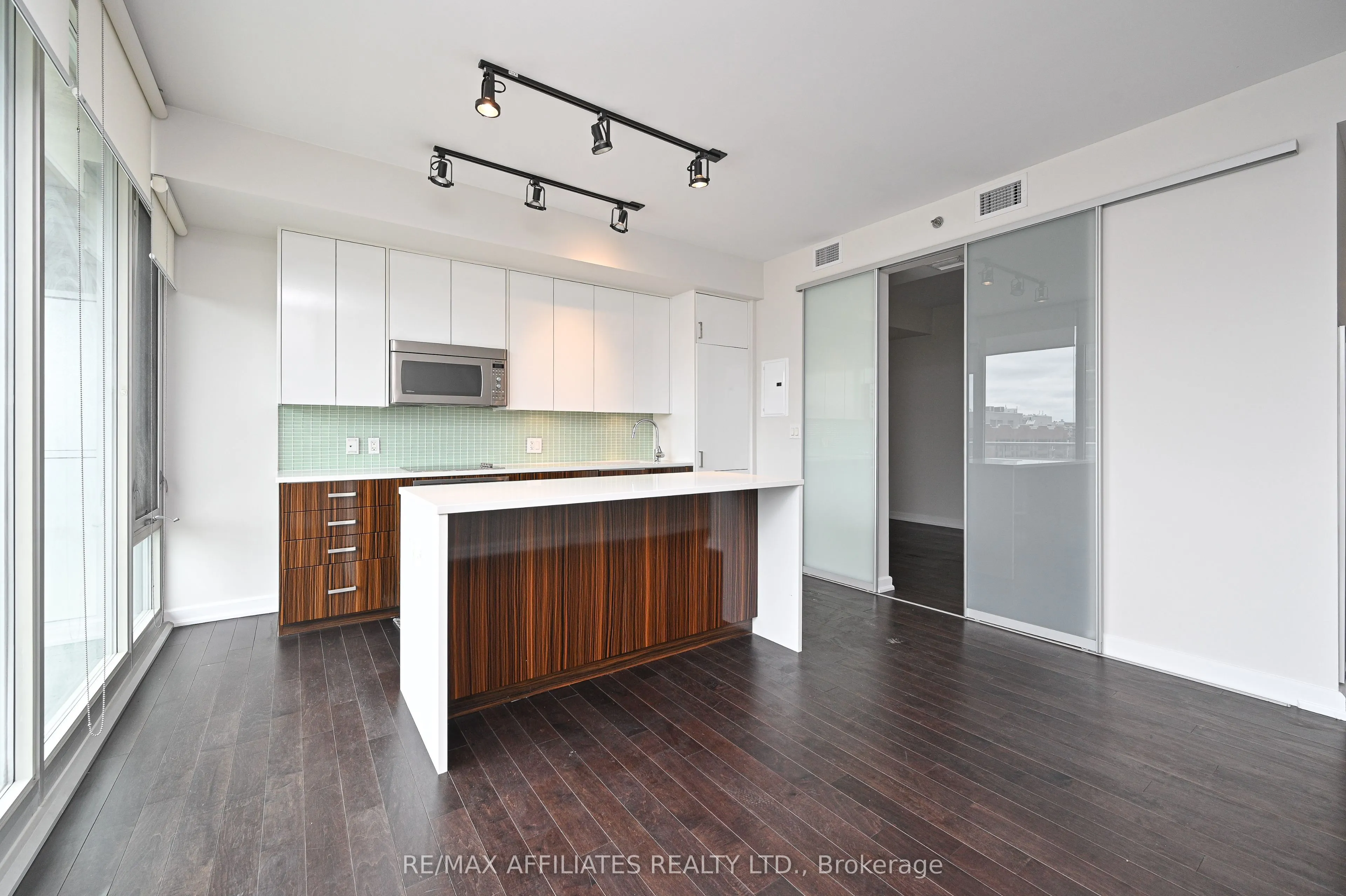 300 Lisgar Street #506