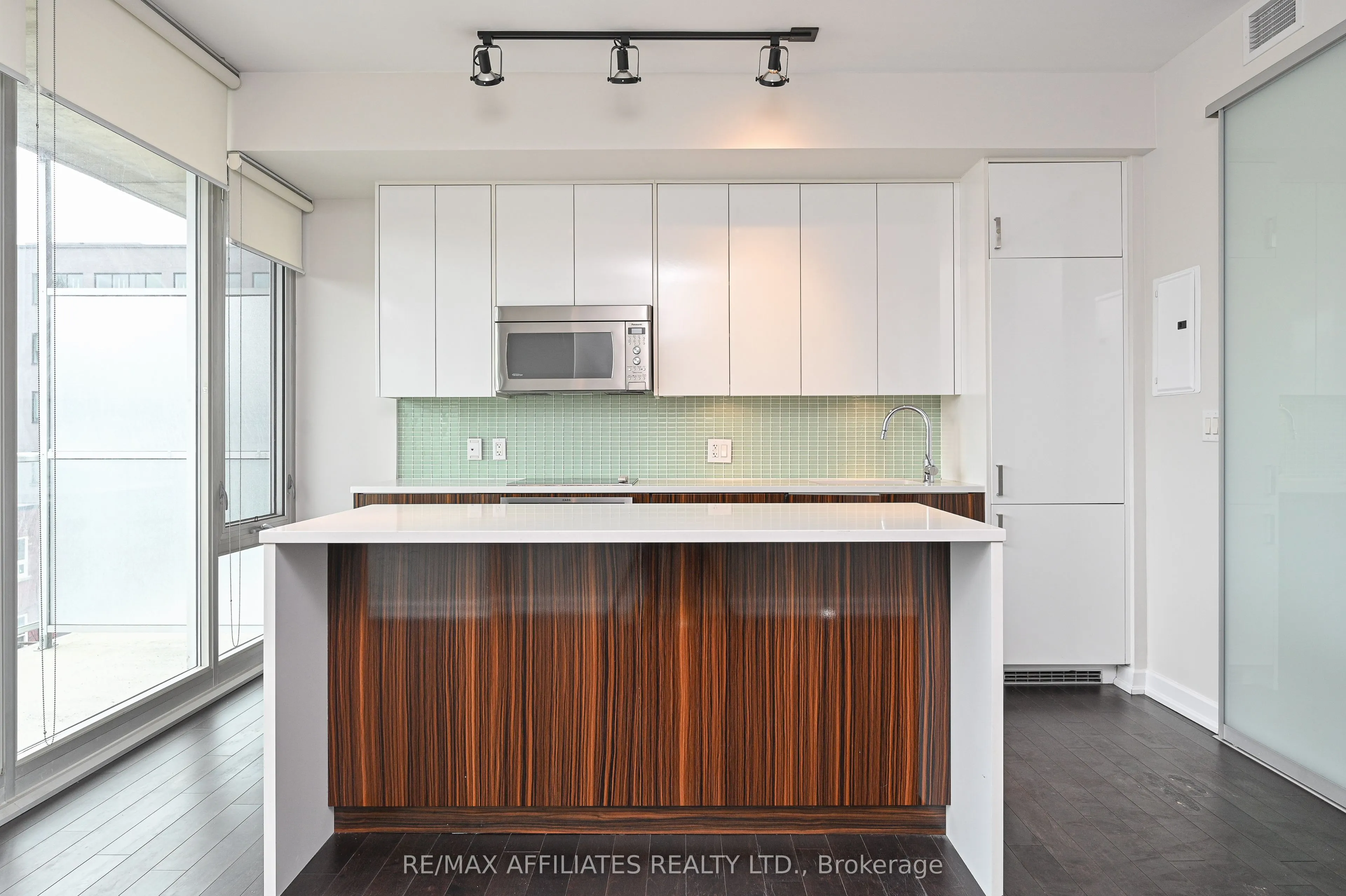 300 Lisgar Street #506