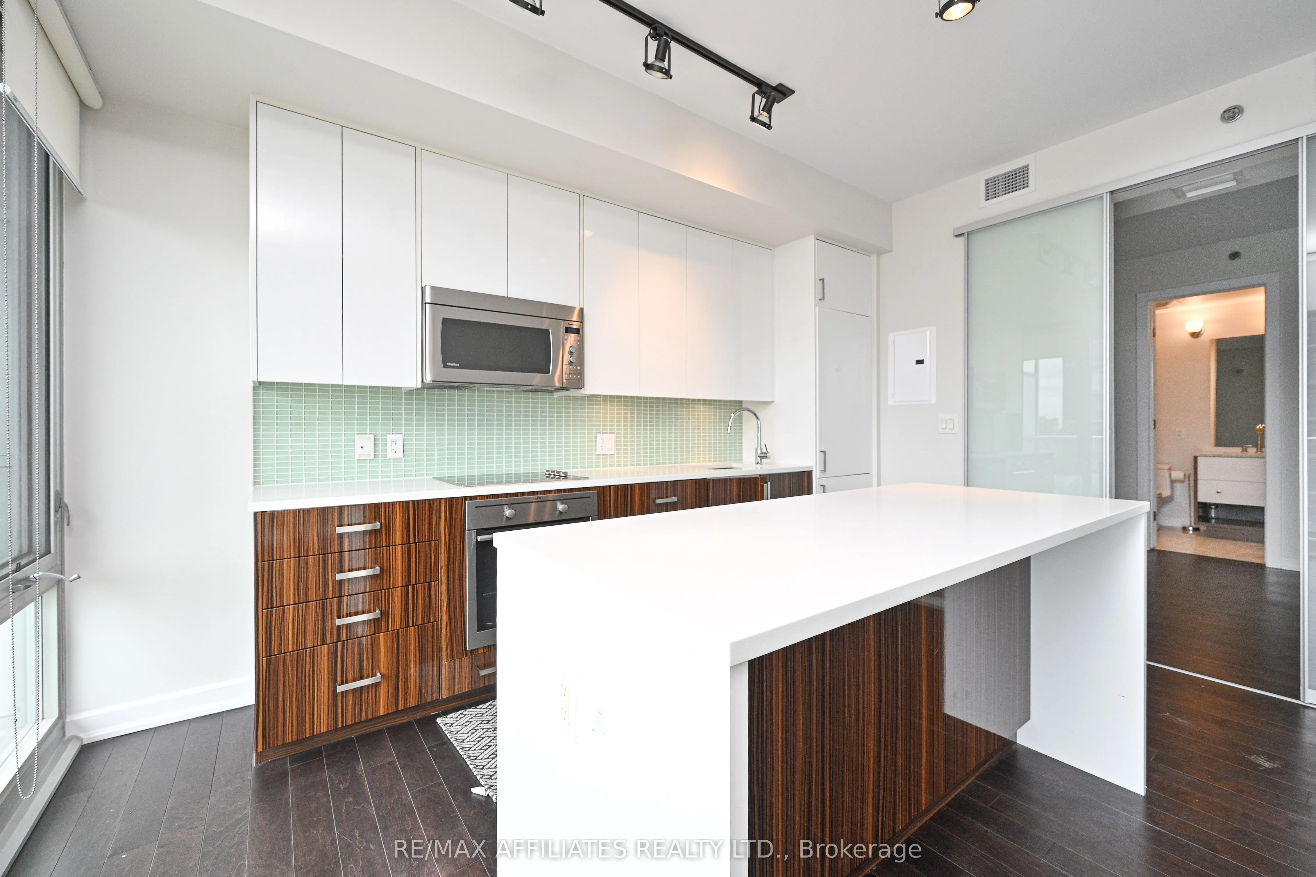 300 Lisgar Street #506