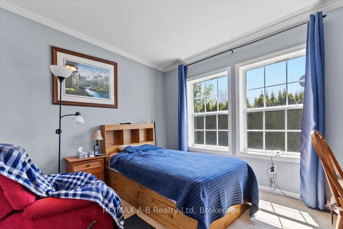25 Thames Road, #27
