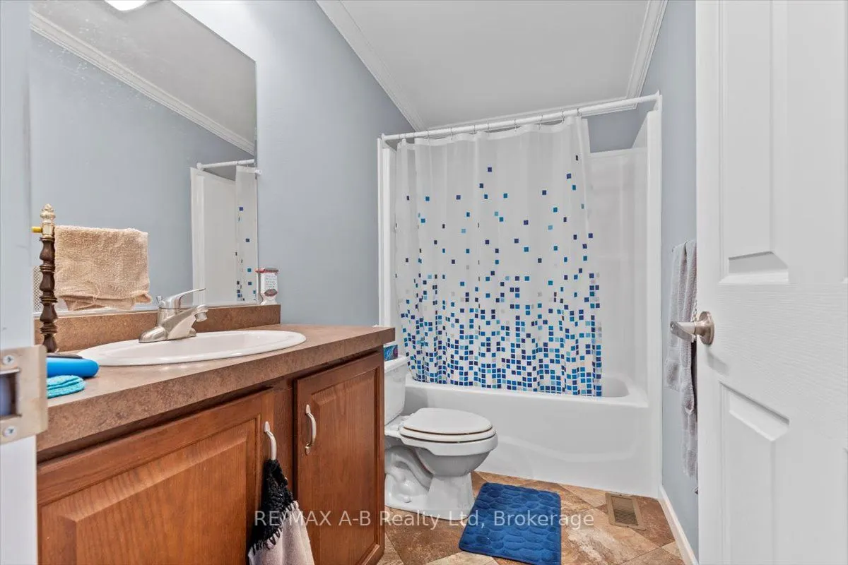 25 Thames Road, #27