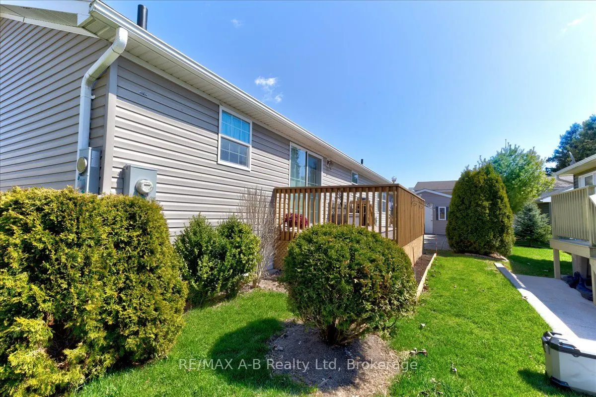 25 Thames Road, #27
