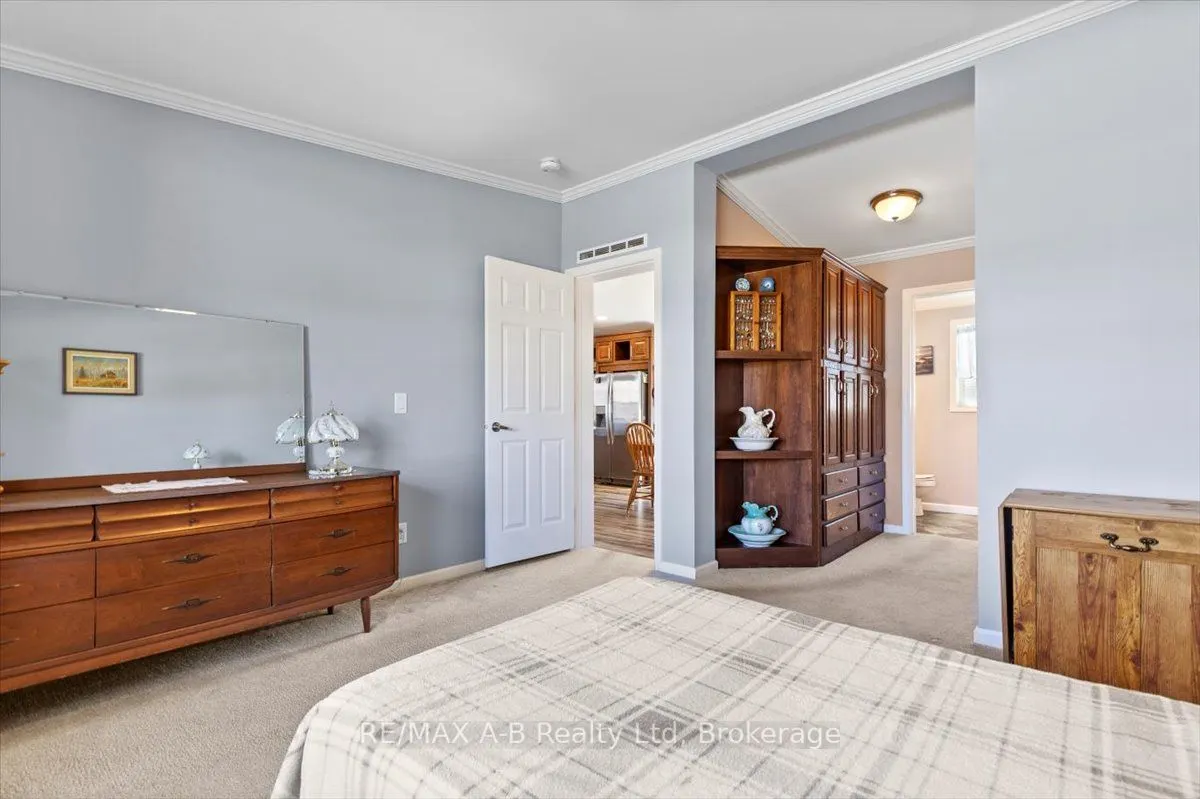 25 Thames Road, #27