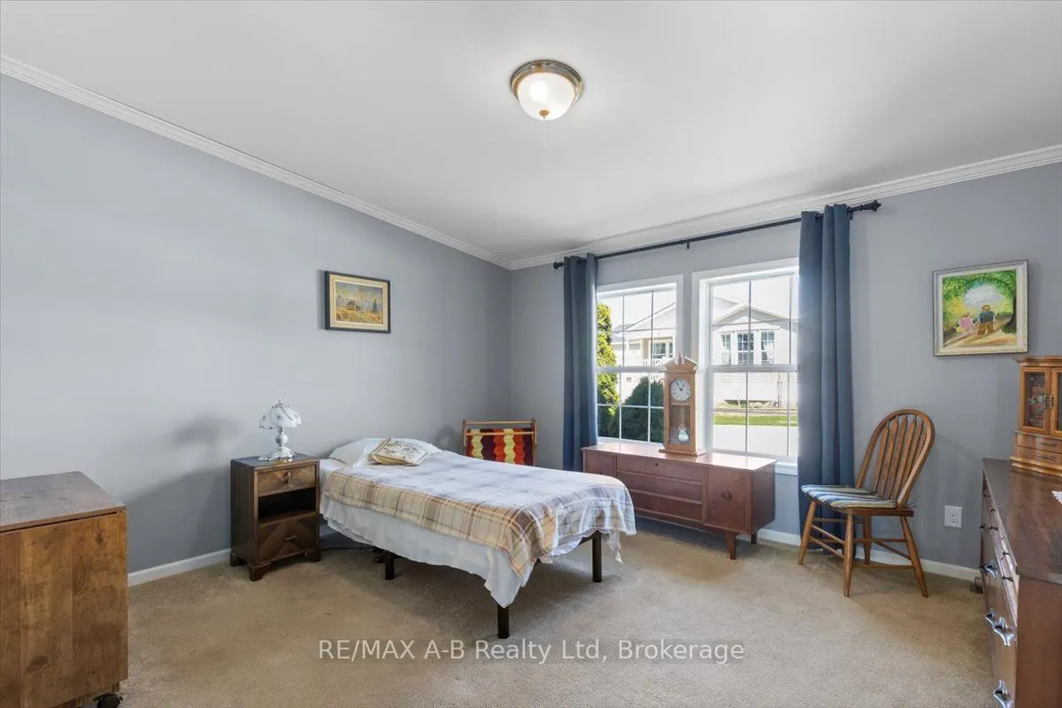 25 Thames Road, #27