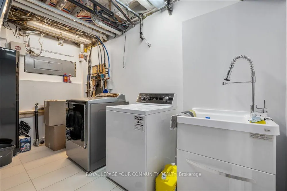 10349 Lakeshore Road W