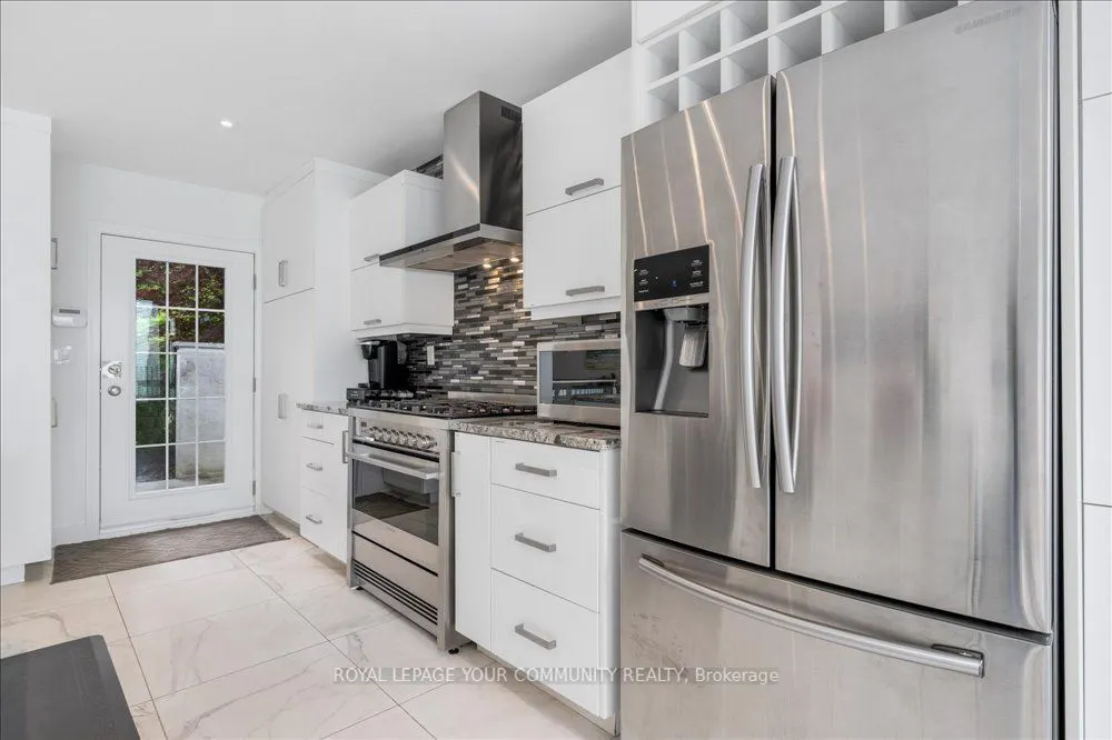 10349 Lakeshore Road W