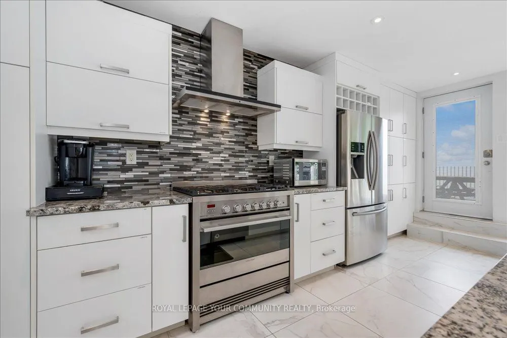10349 Lakeshore Road W