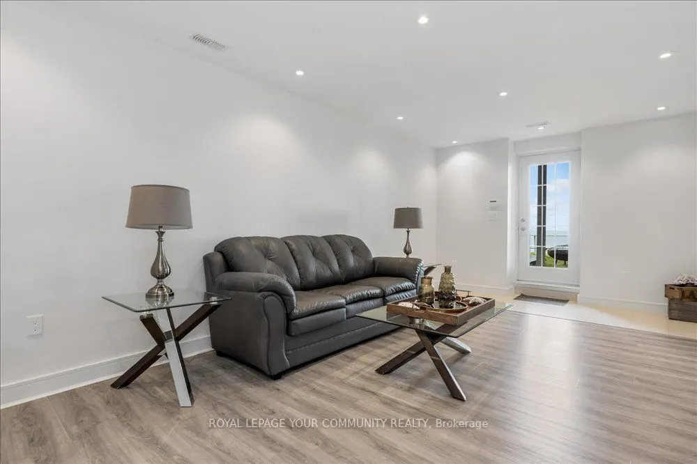 10349 Lakeshore Road W