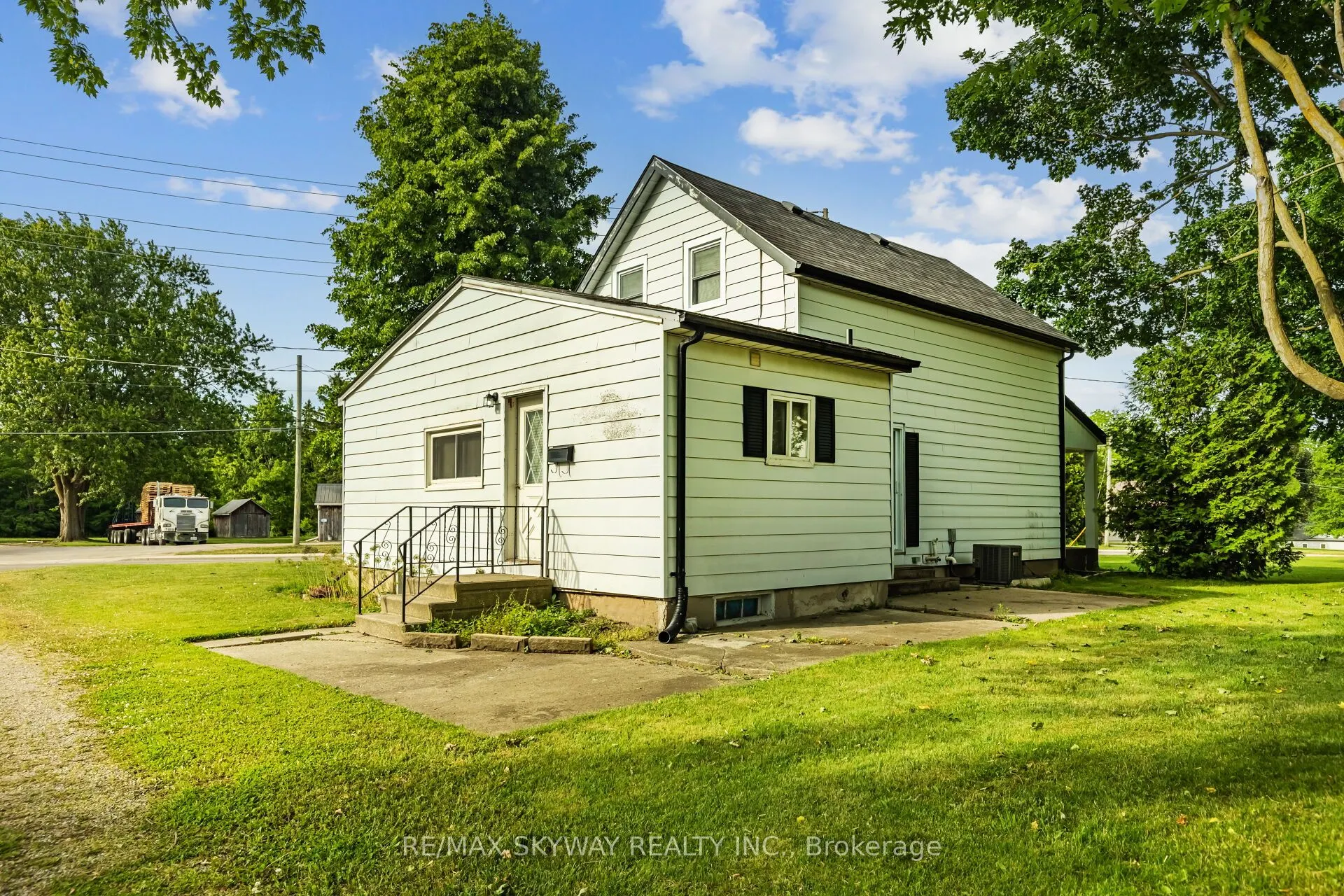 407 Bell Street