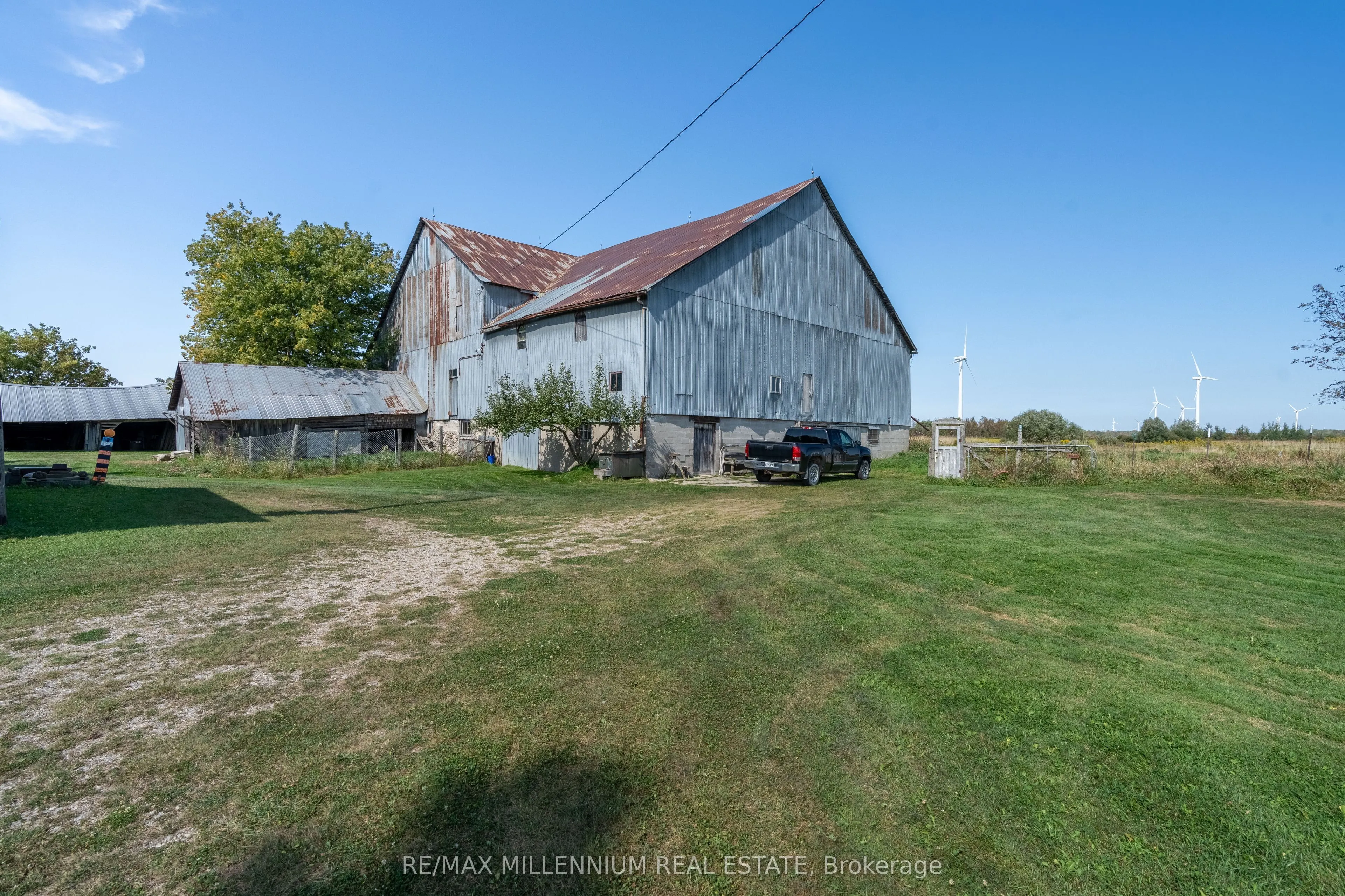 25 Side Road, #423365