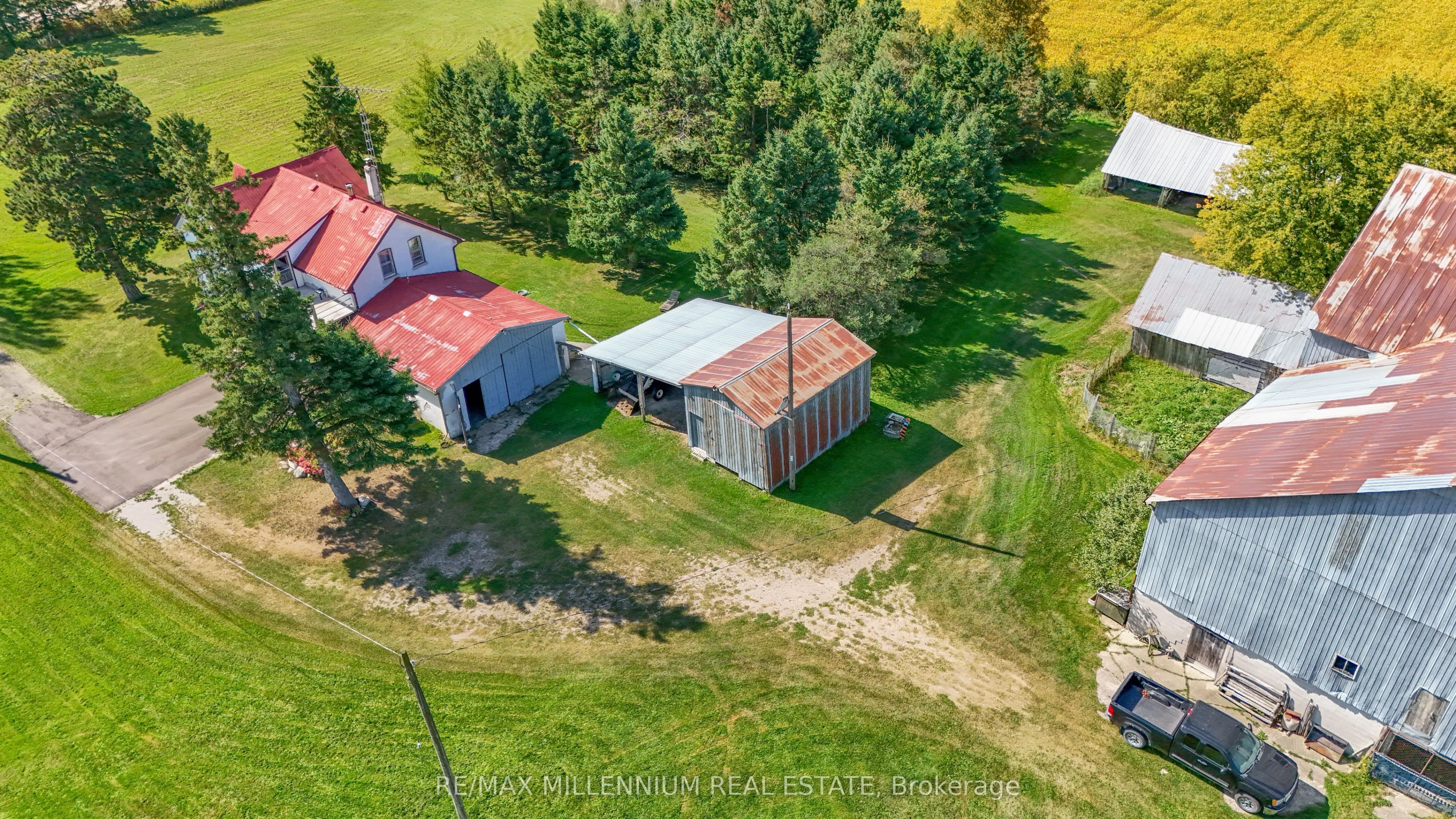 25 Side Road, #423365