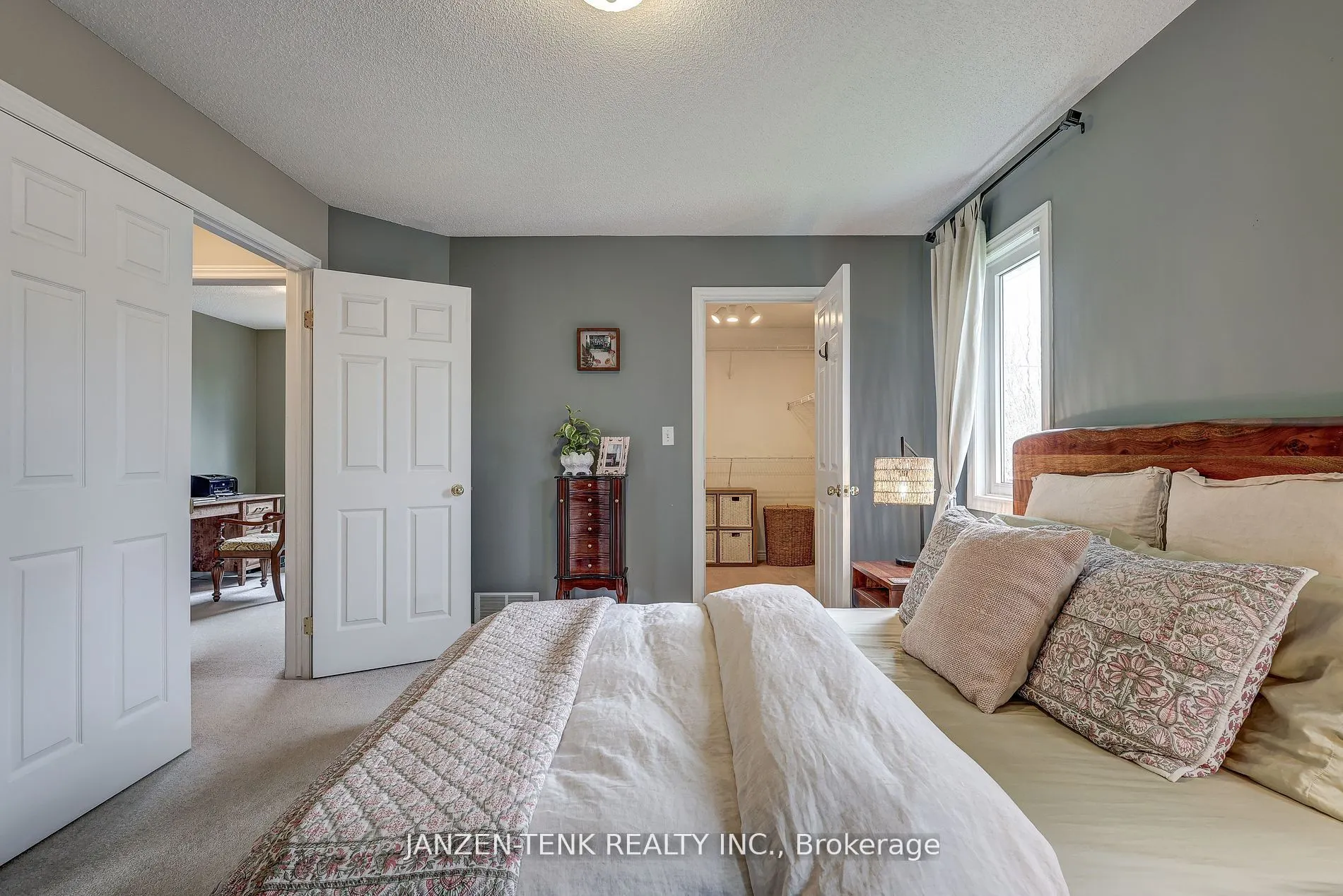 2 Rosethorn Court