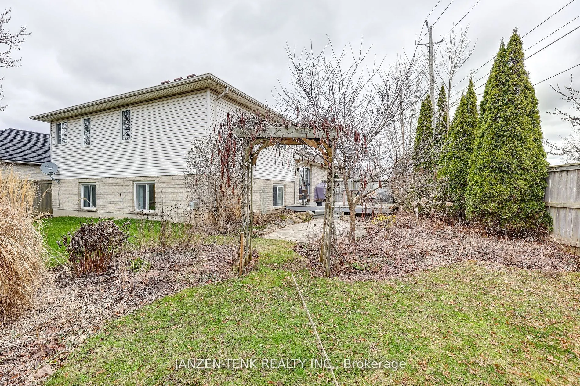 2 Rosethorn Court