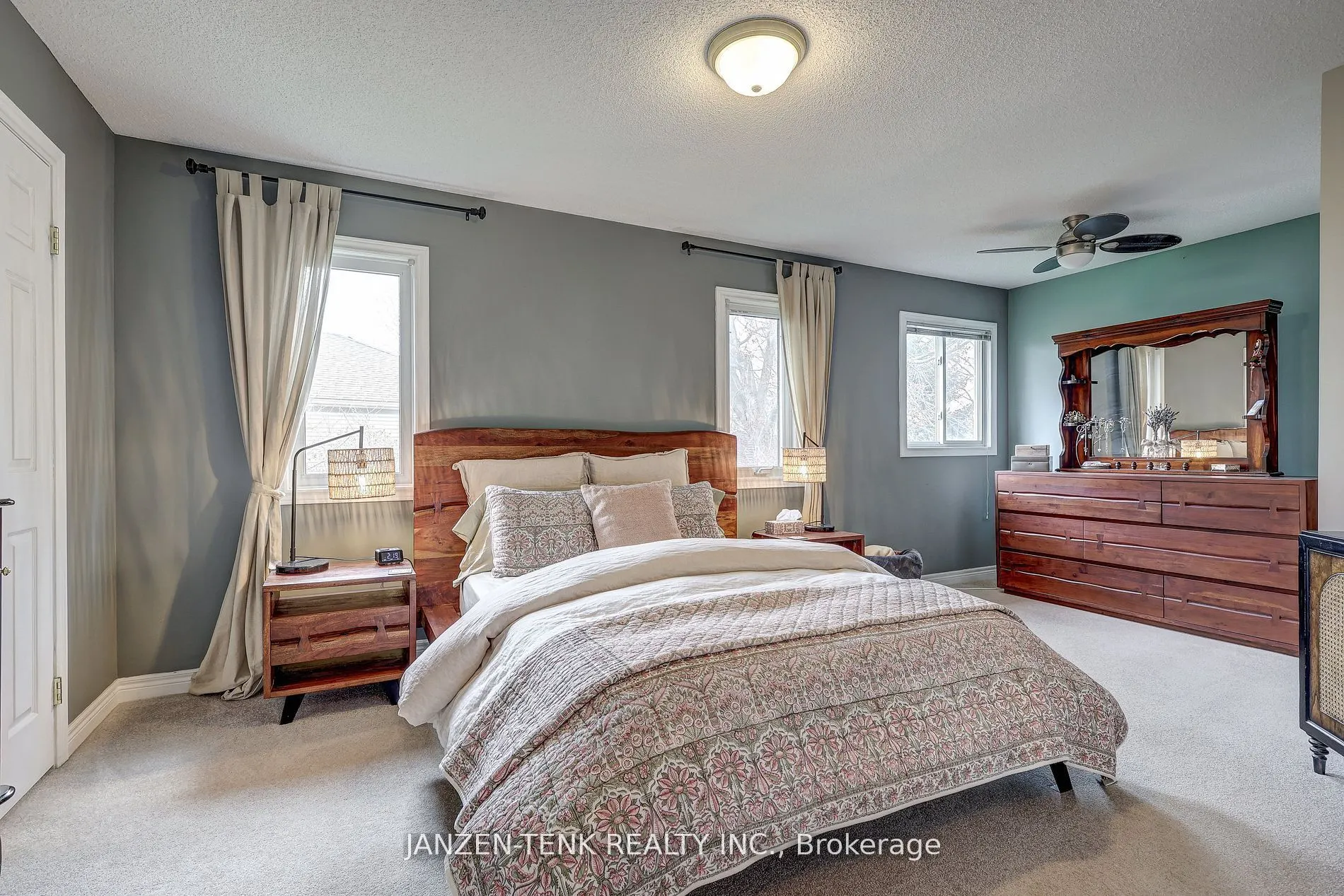 2 Rosethorn Court