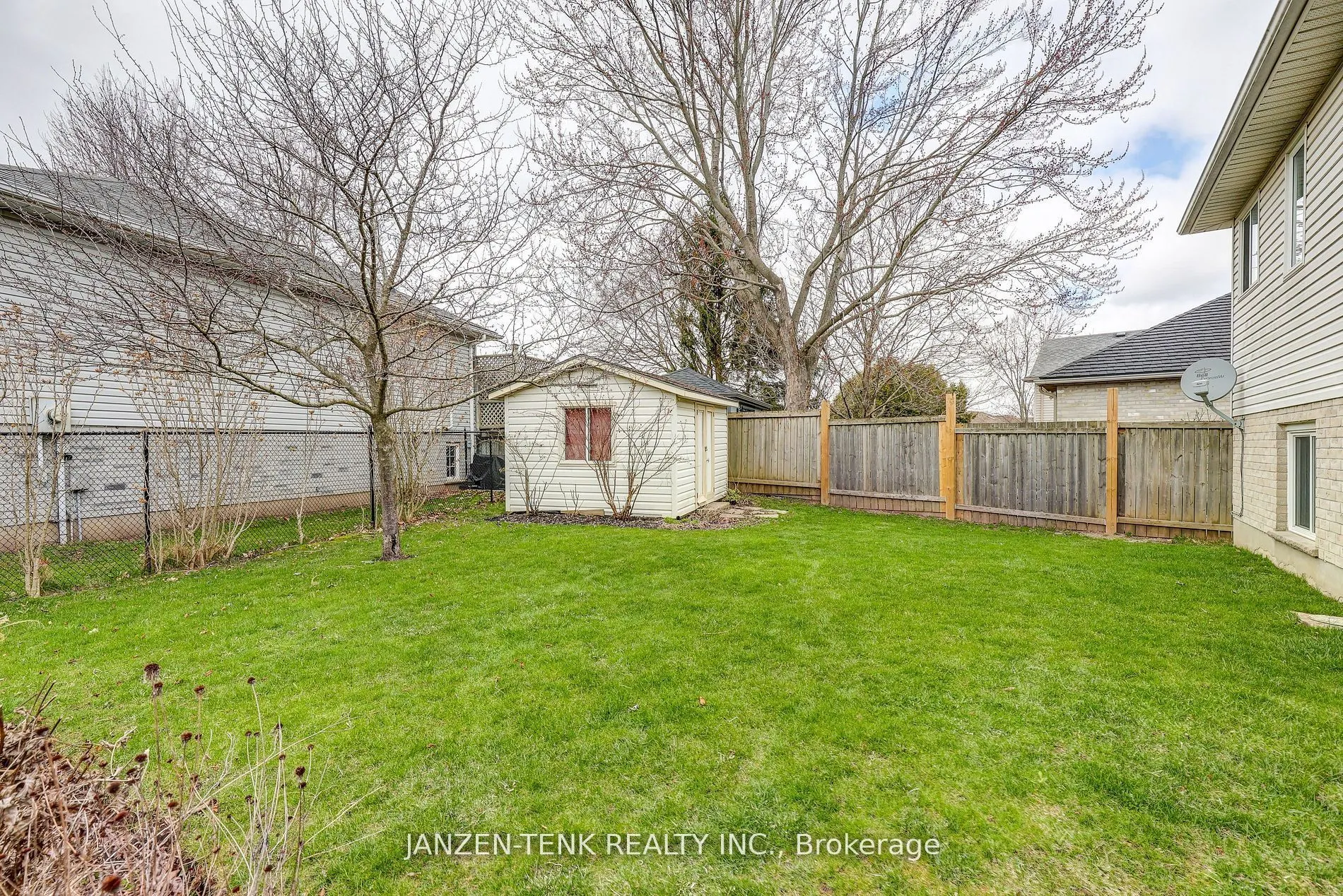 2 Rosethorn Court