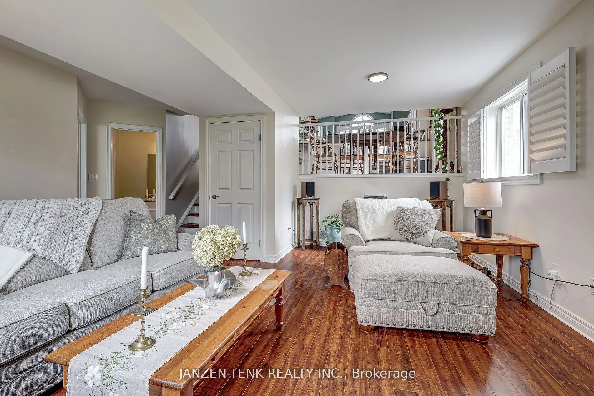 2 Rosethorn Court