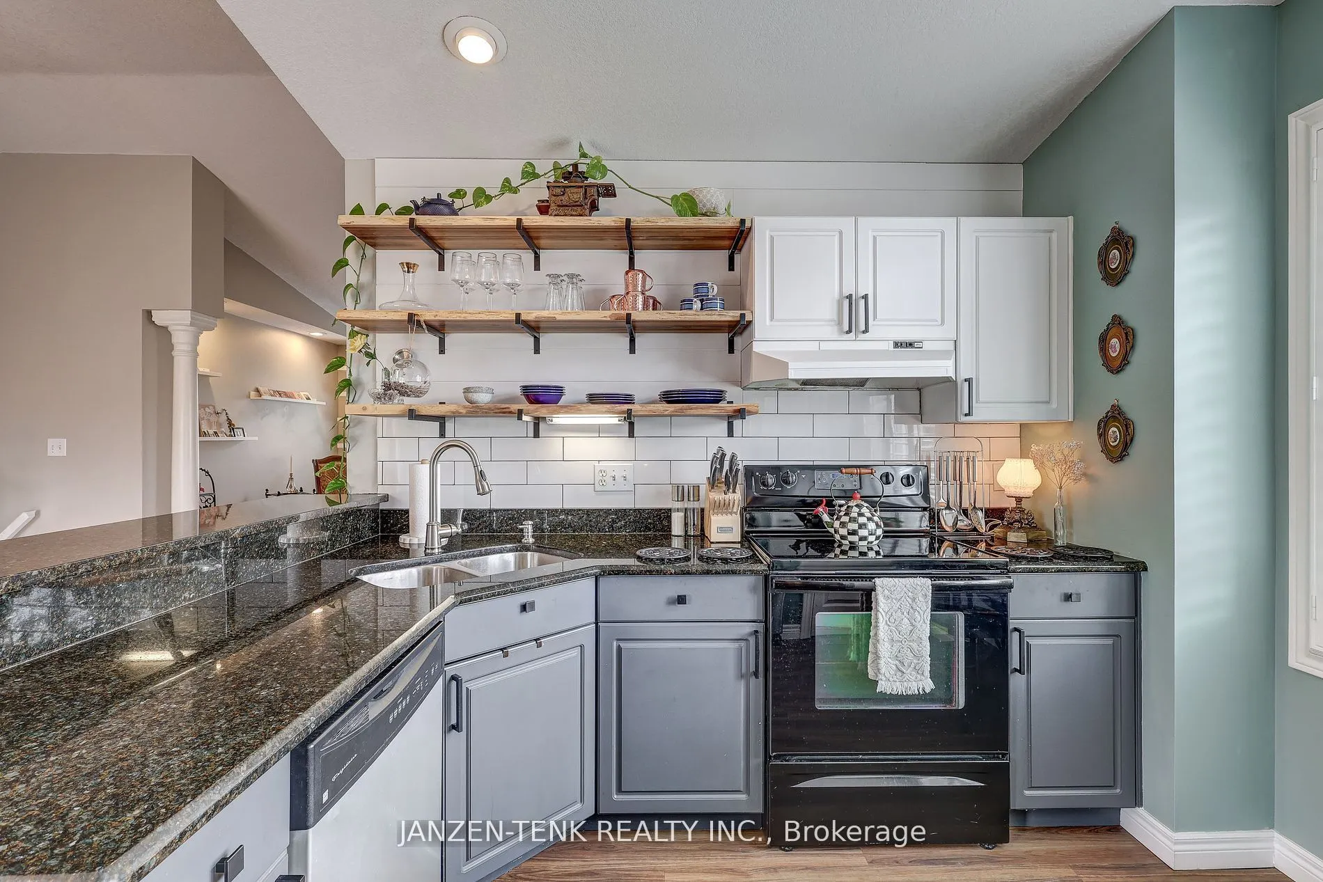 2 Rosethorn Court
