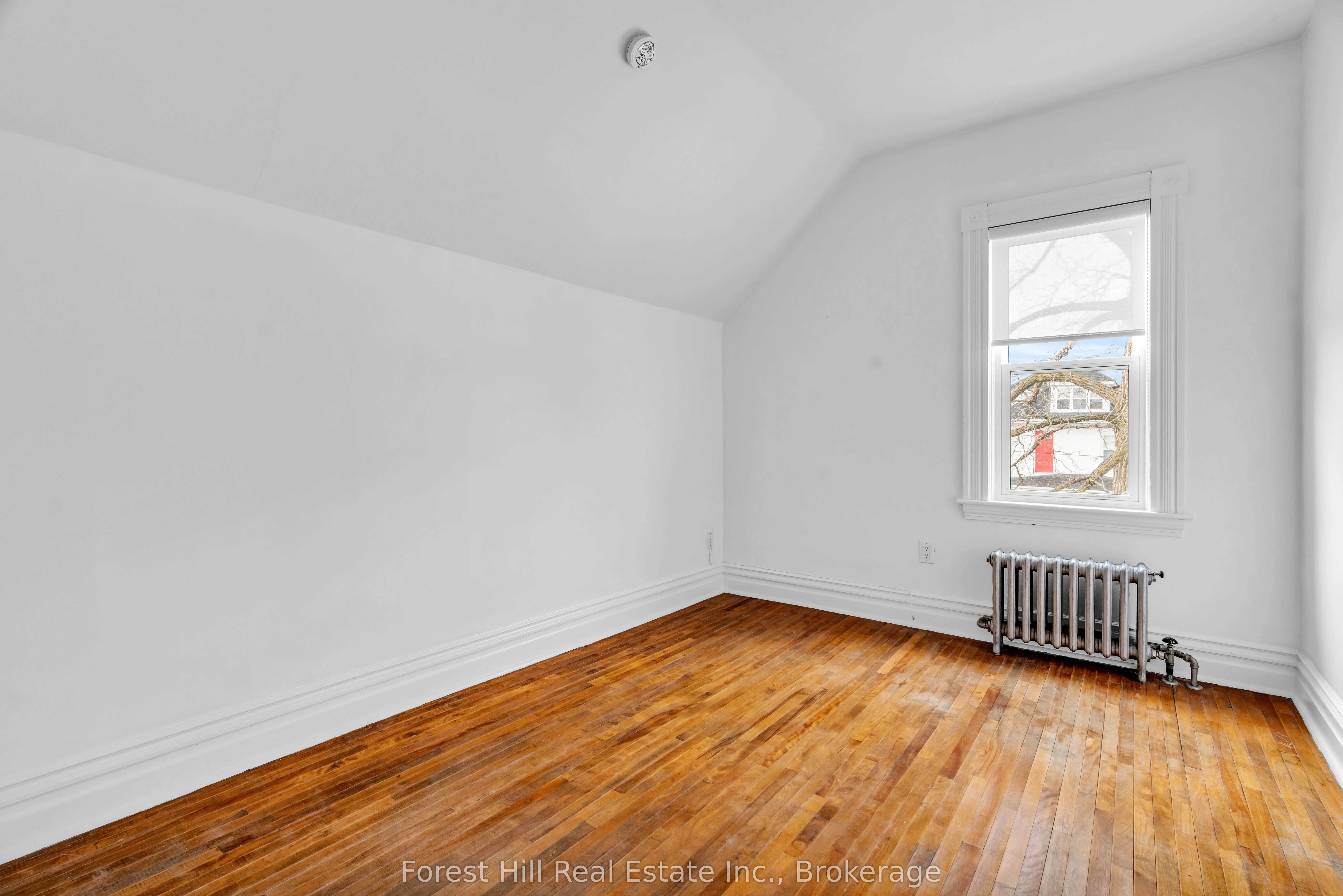 184 BOUCHER Street E