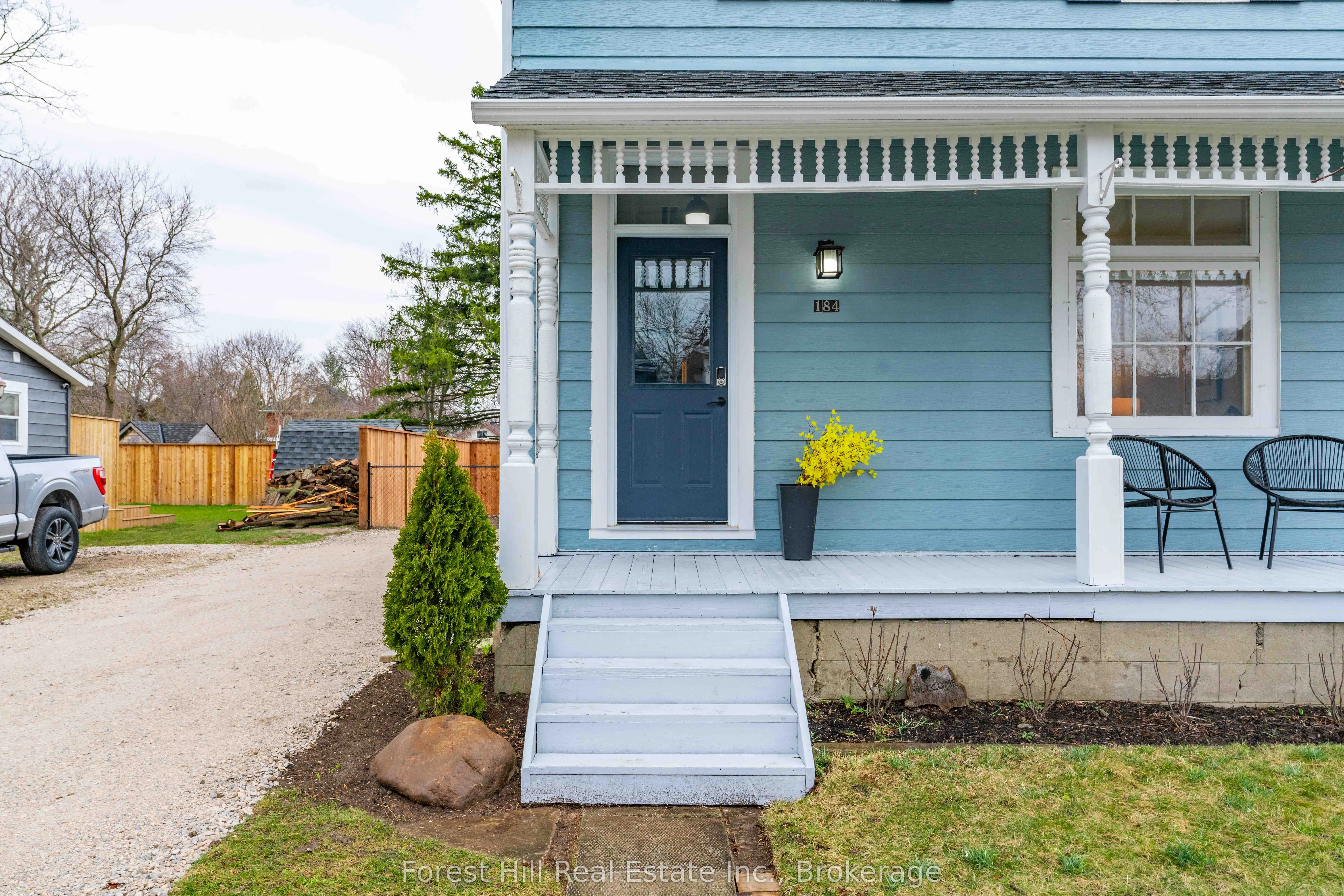 184 BOUCHER Street E