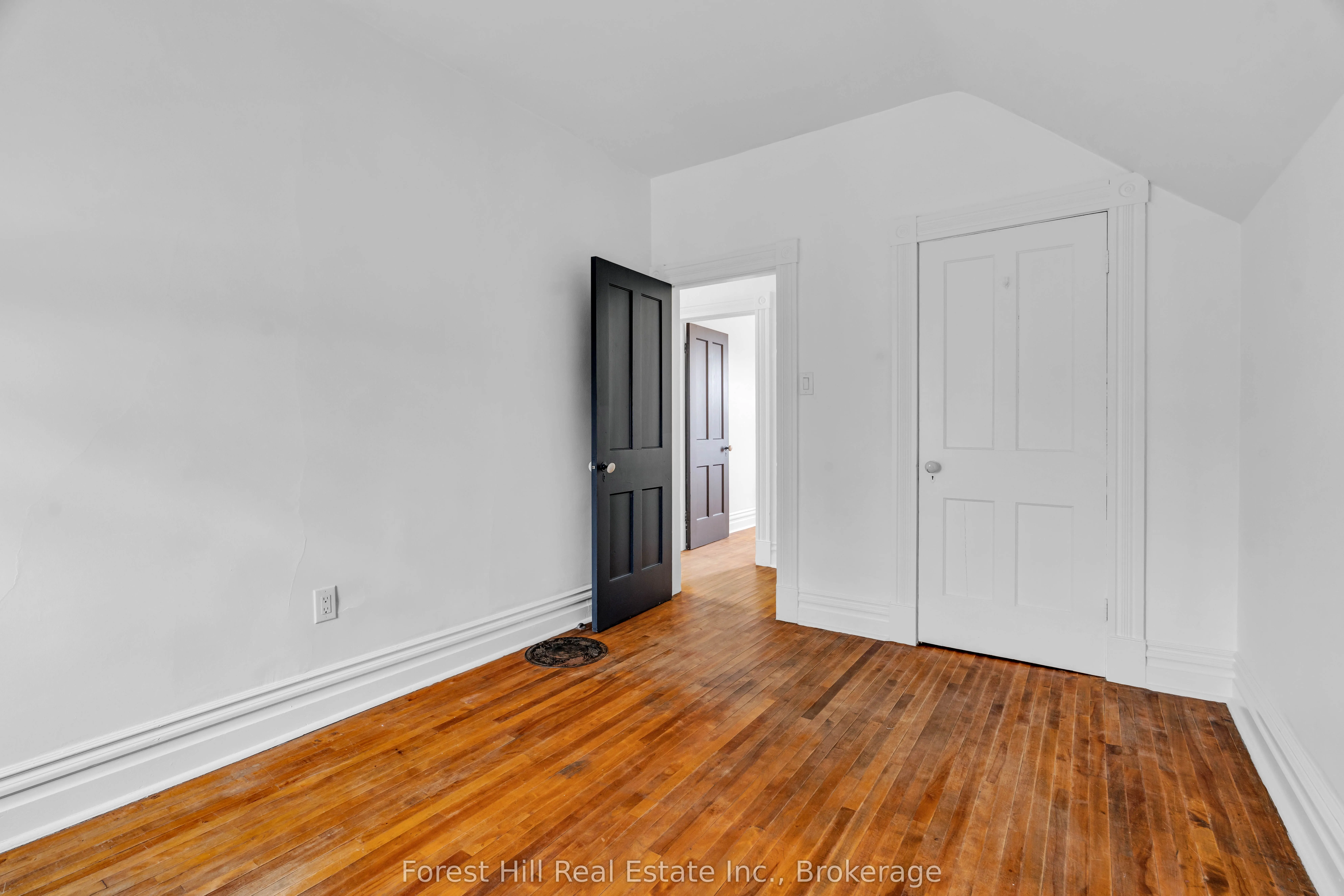 184 BOUCHER Street E