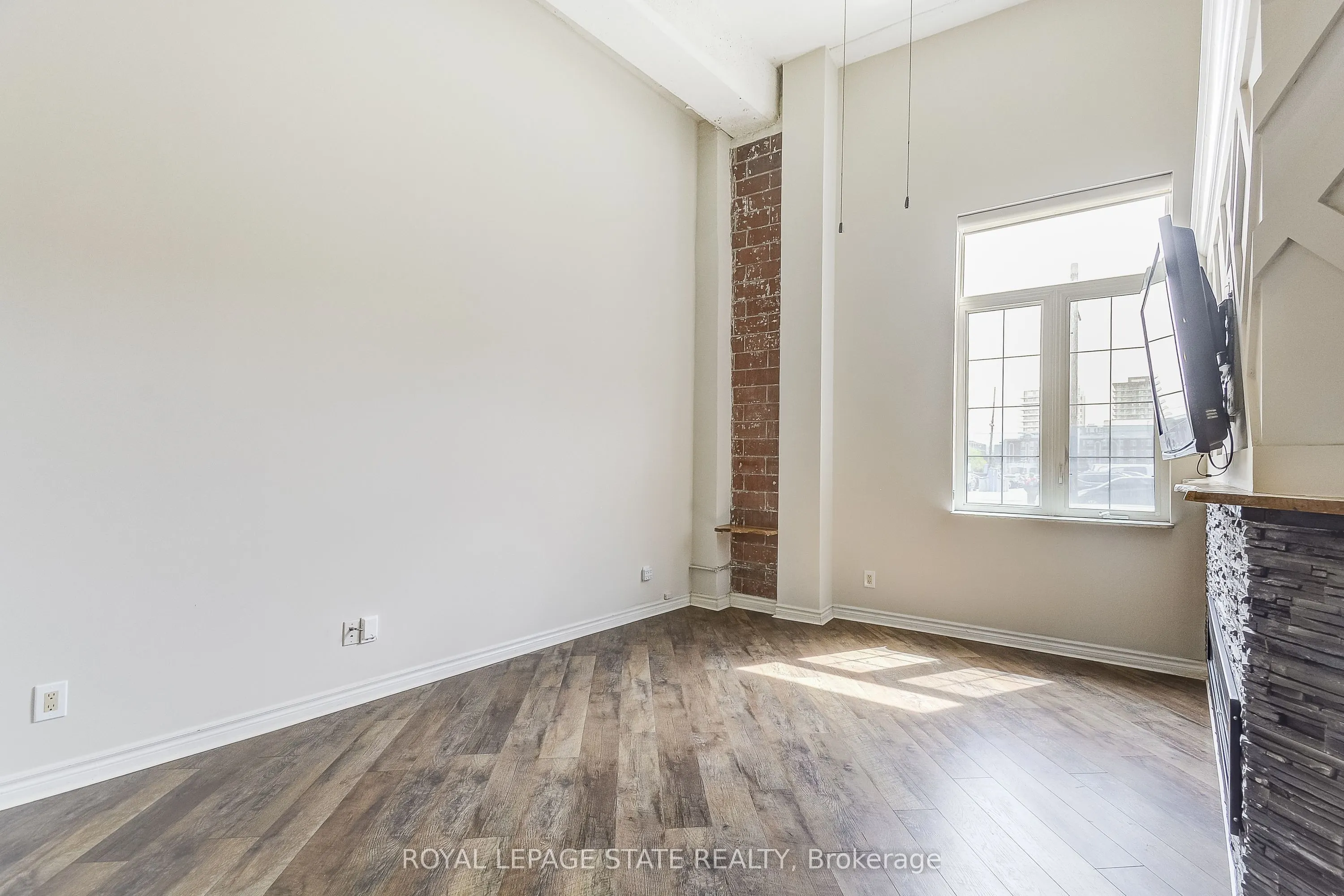 80 King William Street, #110