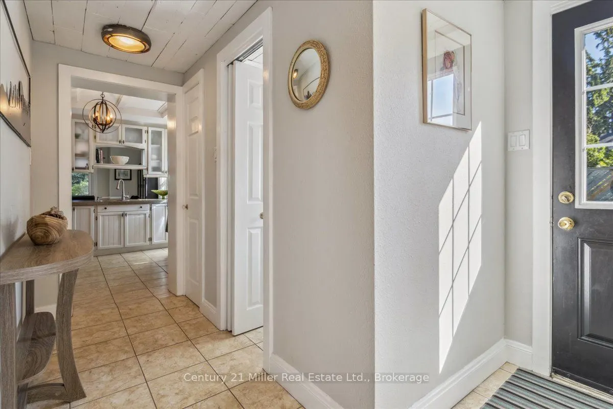 585 Dundas Street E