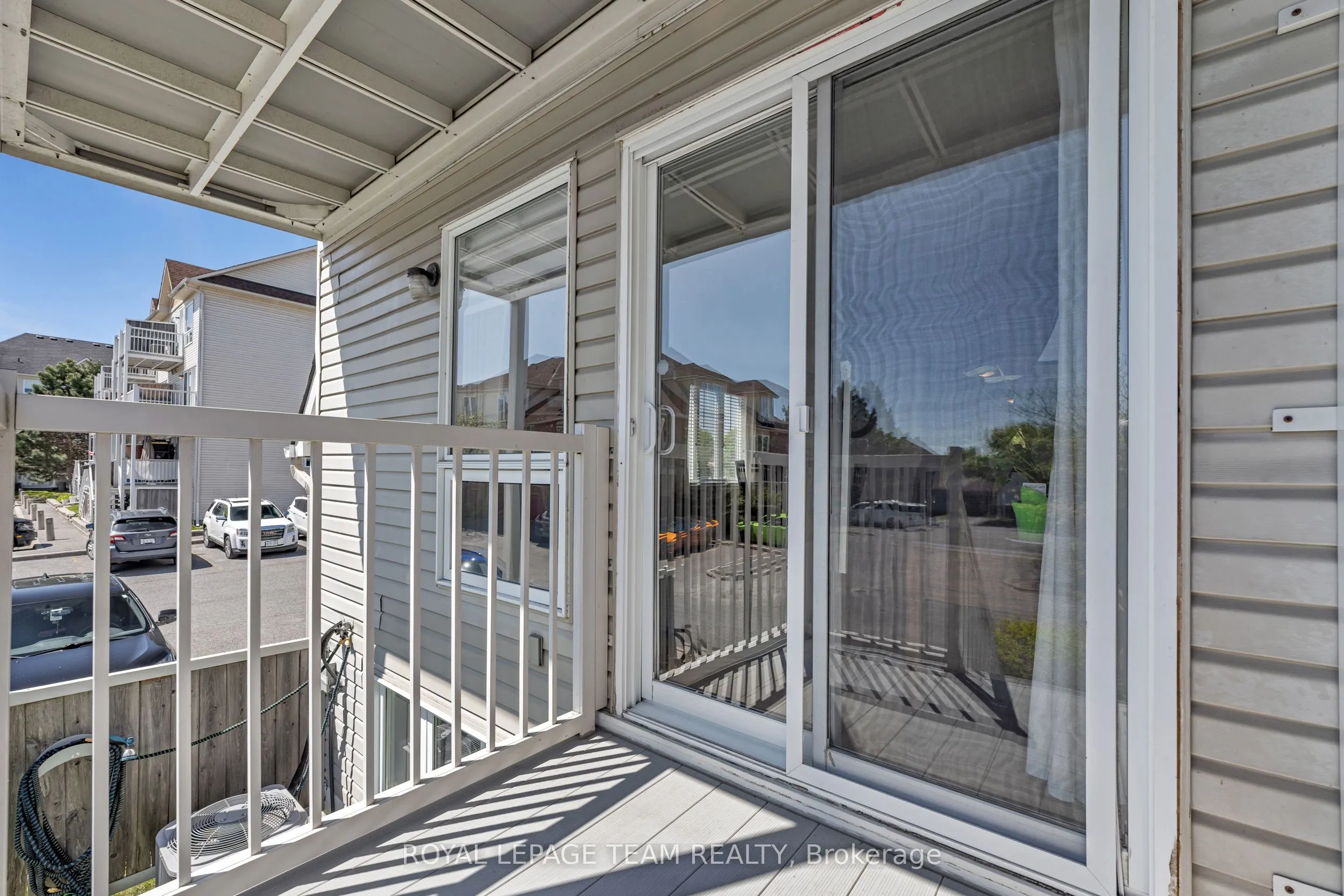 85 Cresthaven Drive #6