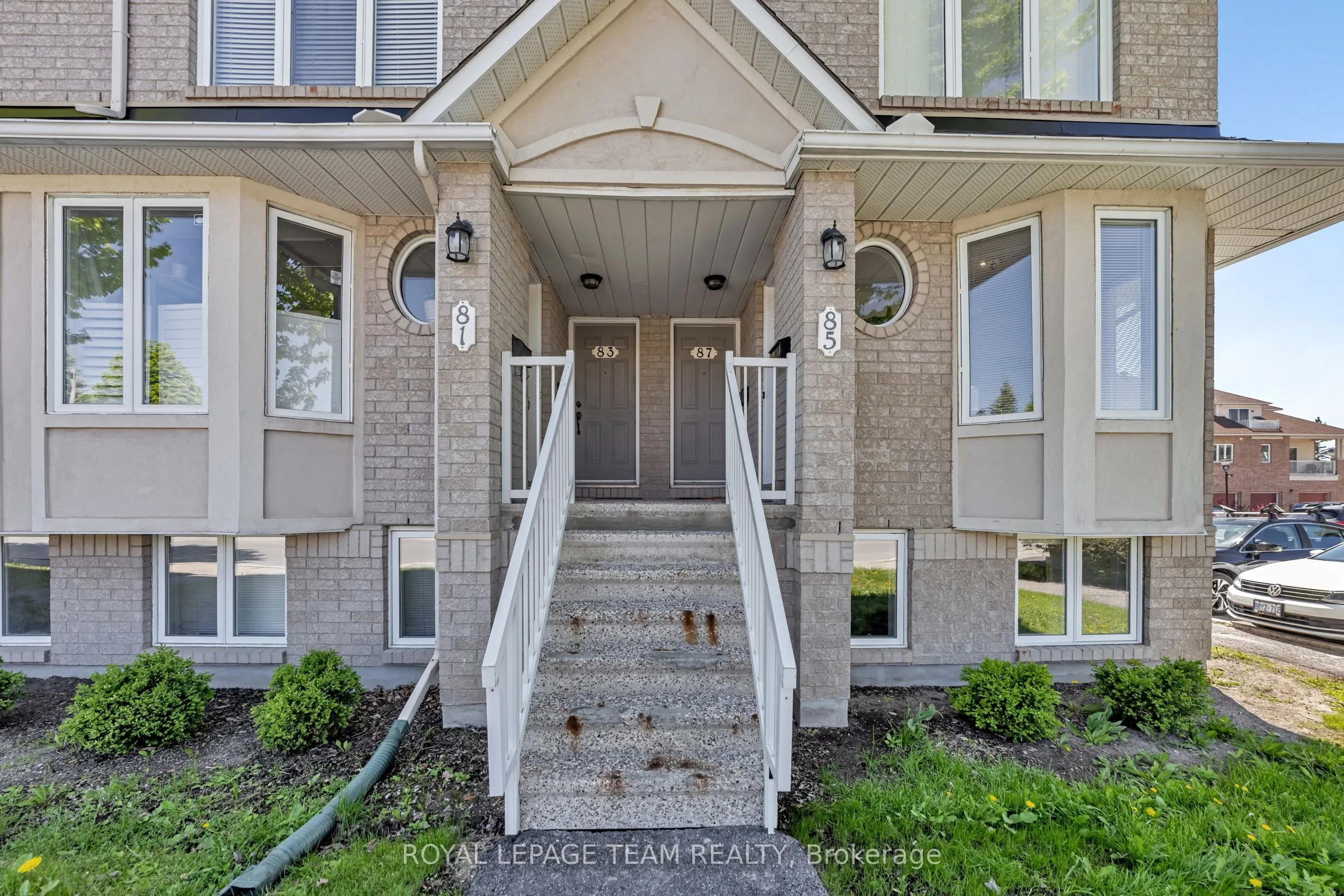 85 Cresthaven Drive #6