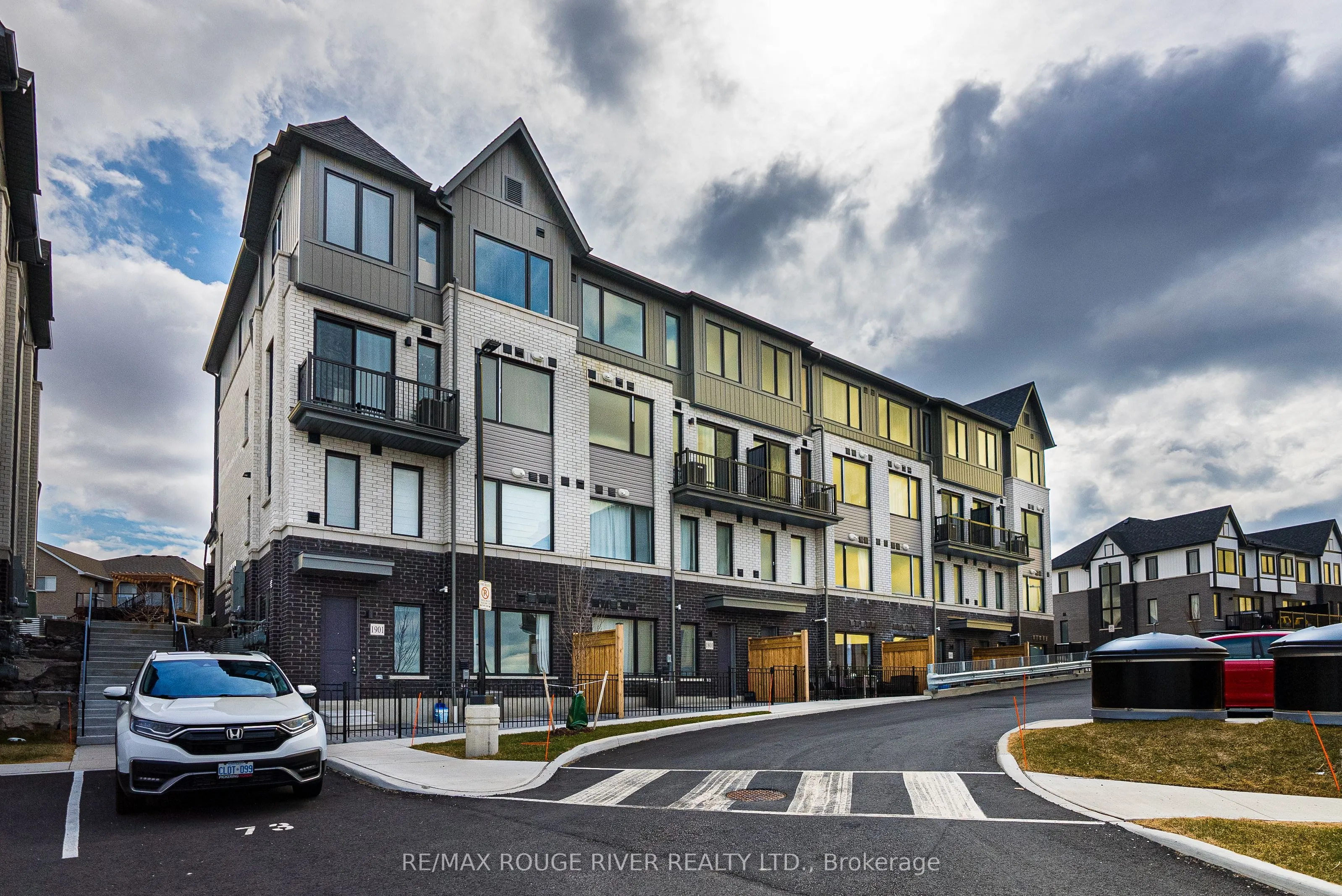 160 Densmore Road, #1901